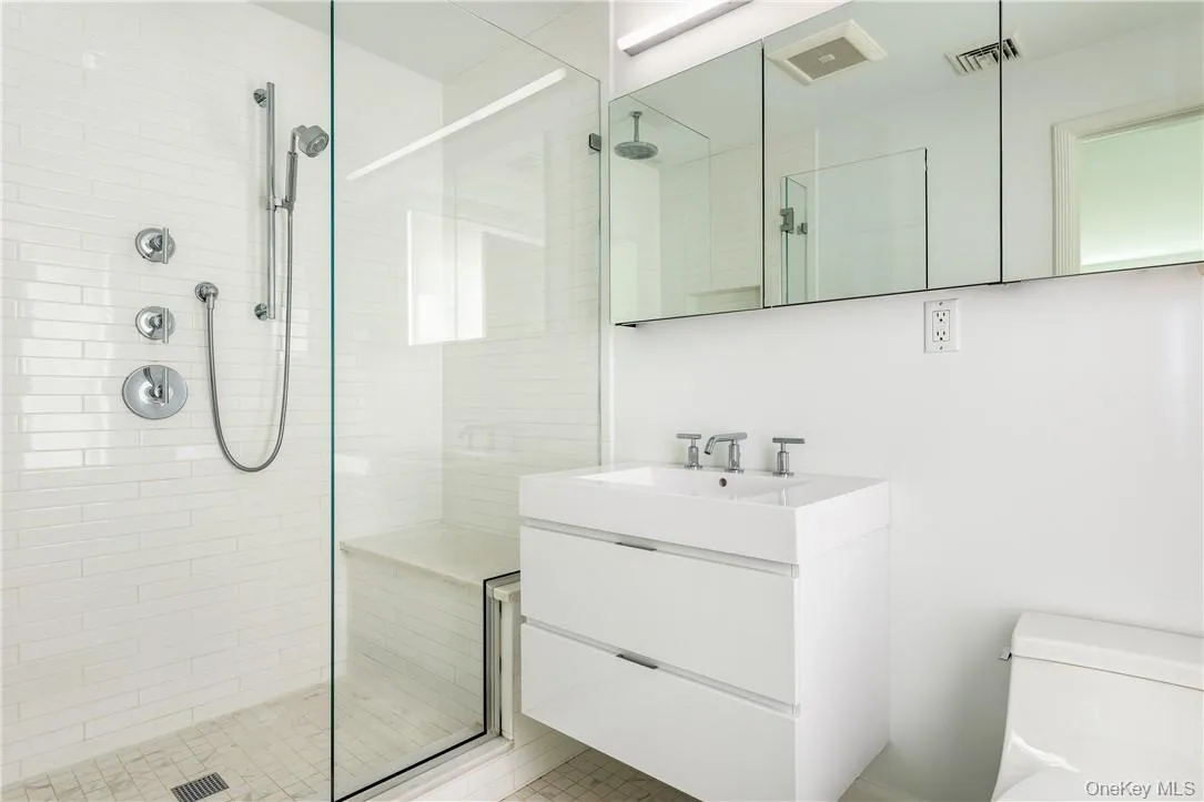 Primary ensuite bath. Primary ensuite bath.