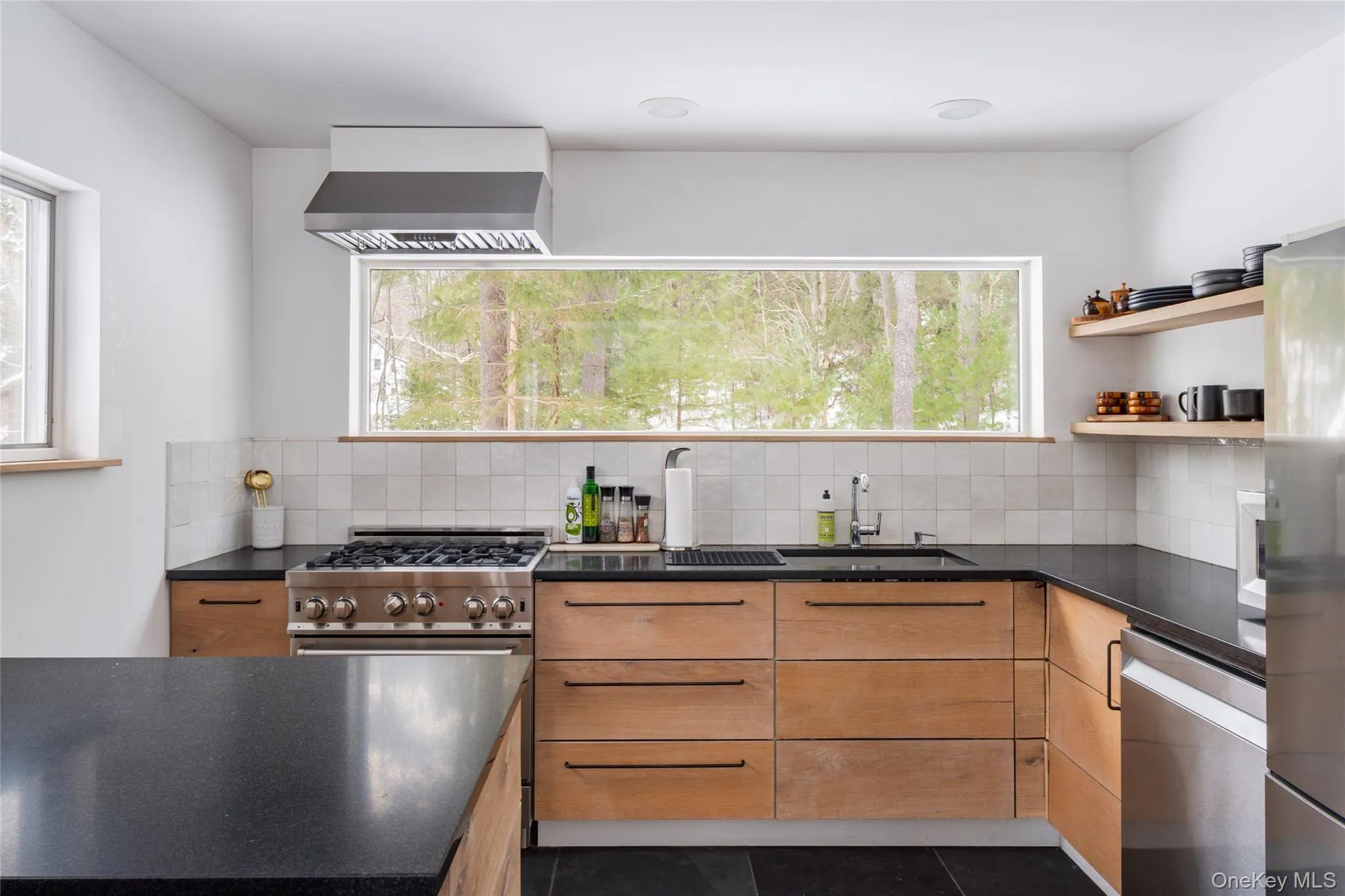 15 Lake View Drive, Woodstock, NY, 2 Bedrooms Bedrooms, 7 Rooms Rooms,1 BathroomBathrooms,Residential,For Rent,Lake View,0,984803 15 Lake View Drive, Woodstock, NY, 2 Bedrooms Bedrooms, 7 Rooms Rooms,1 BathroomBathrooms,Residential,For Rent,Lake View,0,984803