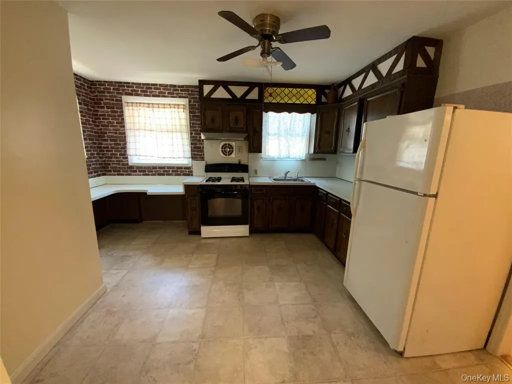 1086 Tulip Avenue, Hempstead, NY, 3 Bedrooms Bedrooms, 6 Rooms Rooms,1 BathroomBathrooms,Residential Lease,For Rent,Tulip,0,984815 1086 Tulip Avenue, Hempstead, NY, 3 Bedrooms Bedrooms, 6 Rooms Rooms,1 BathroomBathrooms,Residential Lease,For Rent,Tulip,0,984815