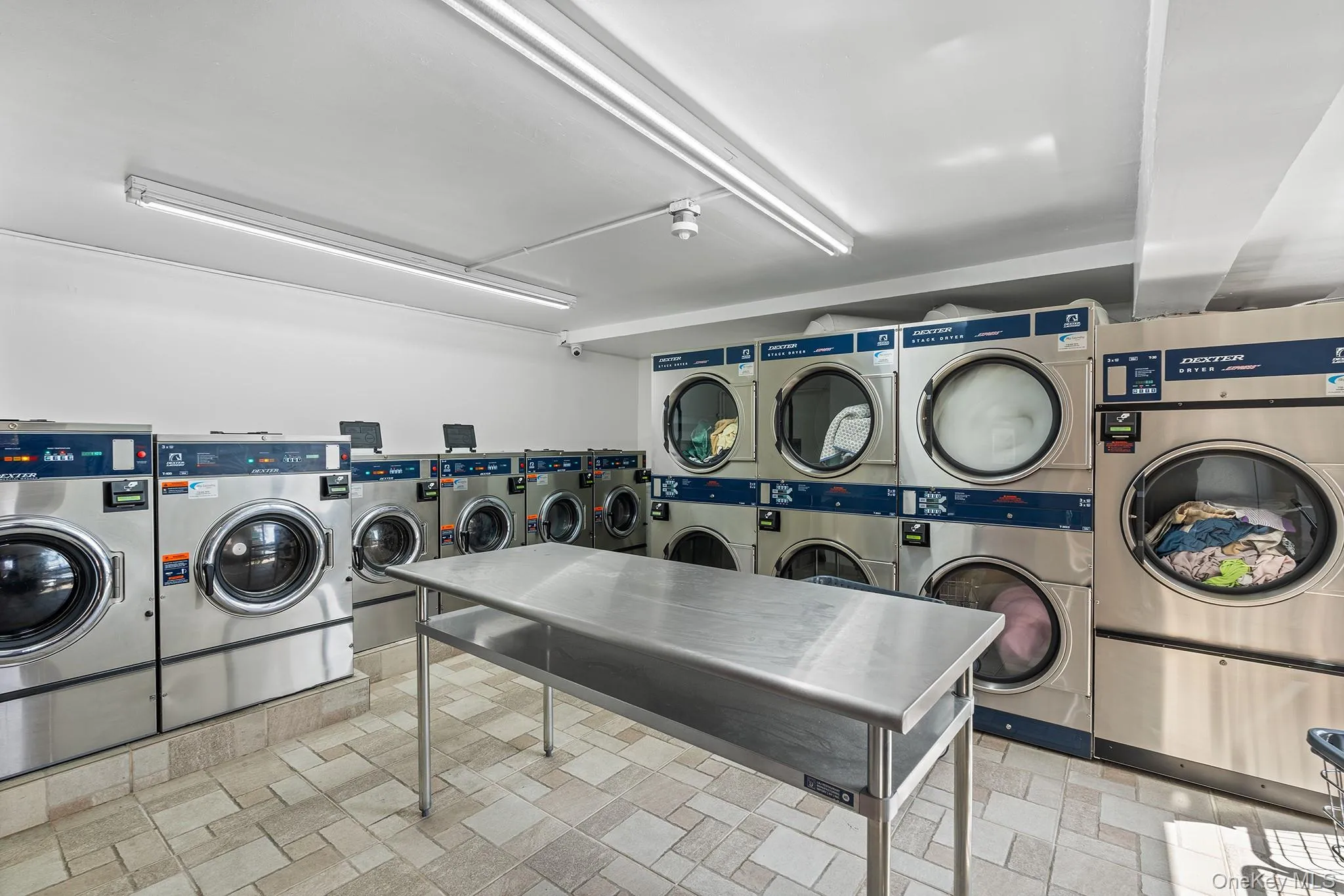 16420 Highland Avenue, New York, NY, 2 Rooms Rooms,1 BathroomBathrooms,Residential,For Rent,Highland,0,984825 16420 Highland Avenue, New York, NY, 2 Rooms Rooms,1 BathroomBathrooms,Residential,For Rent,Highland,0,984825