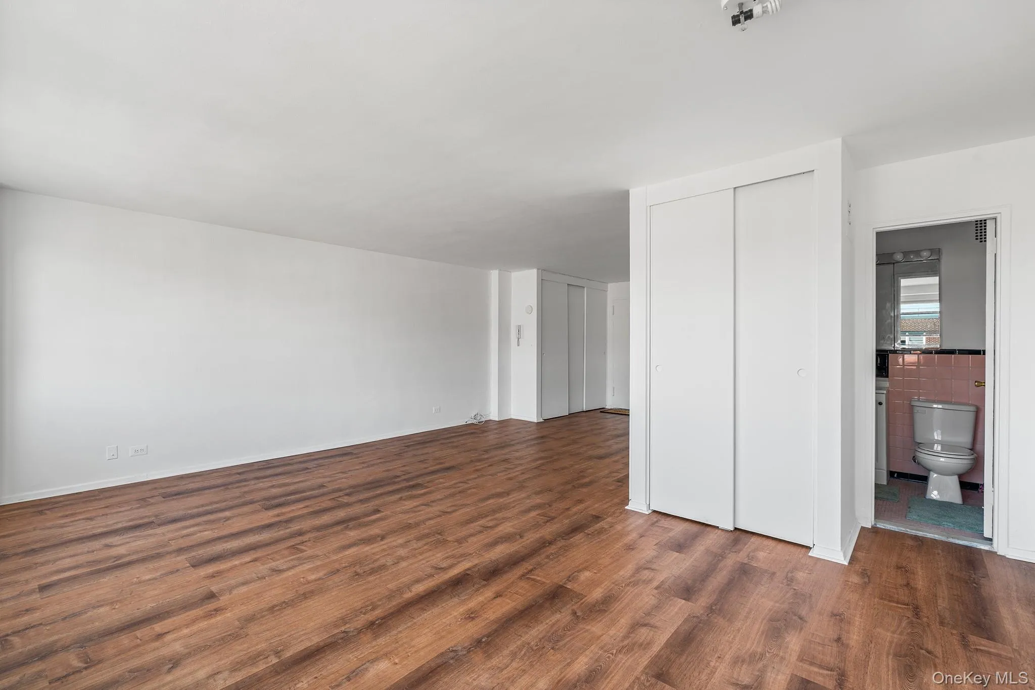 16420 Highland Avenue, New York, NY, 2 Rooms Rooms,1 BathroomBathrooms,Residential,For Rent,Highland,0,984825 16420 Highland Avenue, New York, NY, 2 Rooms Rooms,1 BathroomBathrooms,Residential,For Rent,Highland,0,984825
