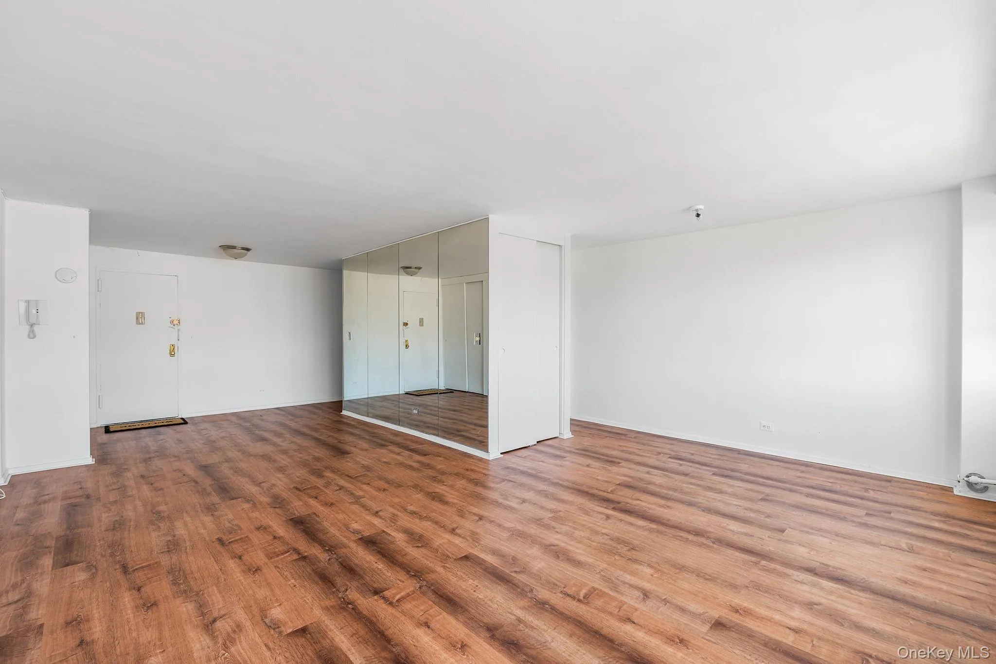 16420 Highland Avenue, New York, NY, 2 Rooms Rooms,1 BathroomBathrooms,Residential,For Rent,Highland,0,984825 16420 Highland Avenue, New York, NY, 2 Rooms Rooms,1 BathroomBathrooms,Residential,For Rent,Highland,0,984825