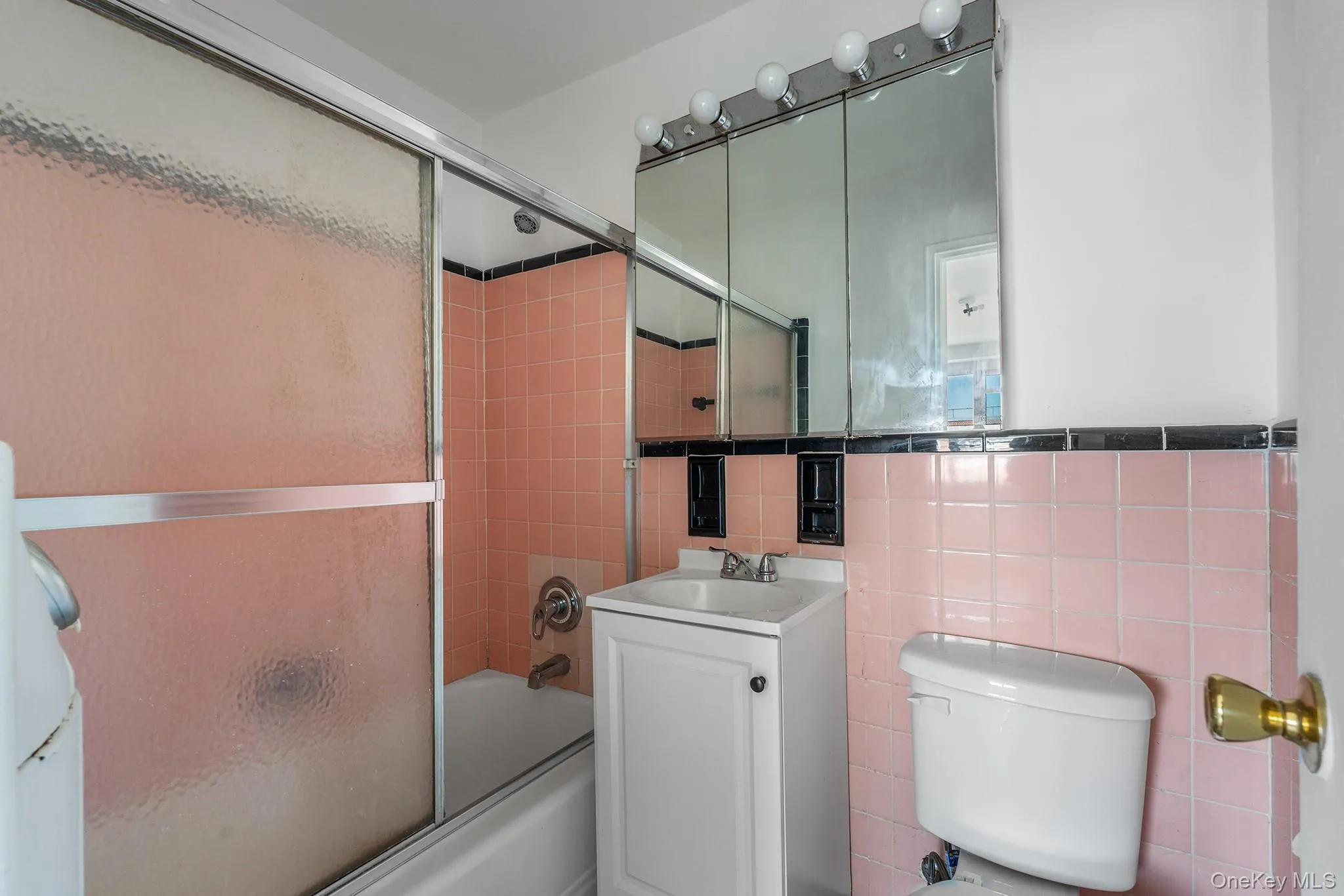 16420 Highland Avenue, New York, NY, 2 Rooms Rooms,1 BathroomBathrooms,Residential,For Rent,Highland,0,984825 16420 Highland Avenue, New York, NY, 2 Rooms Rooms,1 BathroomBathrooms,Residential,For Rent,Highland,0,984825