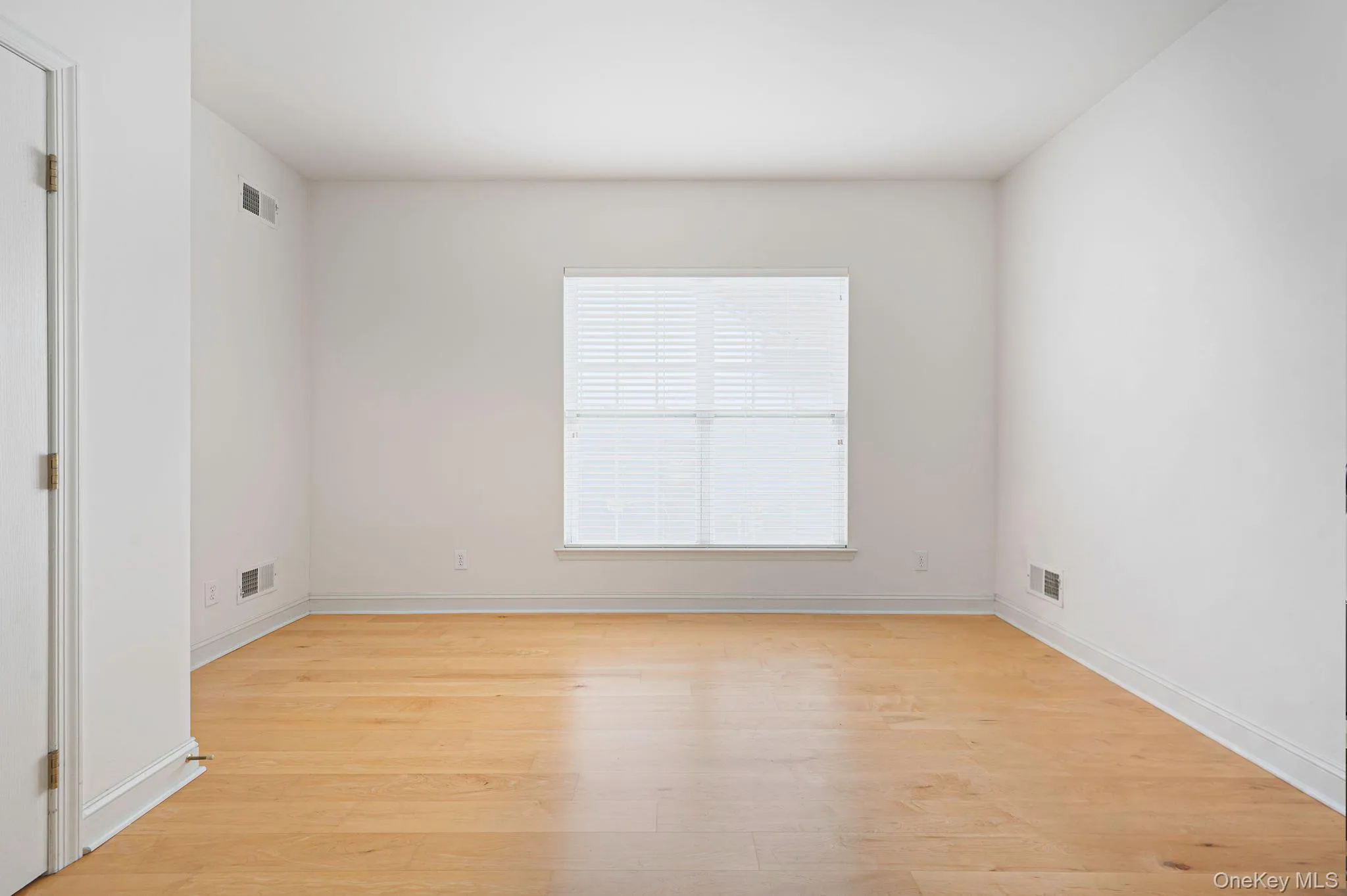 16 Oakhurst Court, Brookhaven, NY, 2 Bedrooms Bedrooms, 6 Rooms Rooms,2 BathroomsBathrooms,Residential,For Rent,Oakhurst,0,984832 16 Oakhurst Court, Brookhaven, NY, 2 Bedrooms Bedrooms, 6 Rooms Rooms,2 BathroomsBathrooms,Residential,For Rent,Oakhurst,0,984832