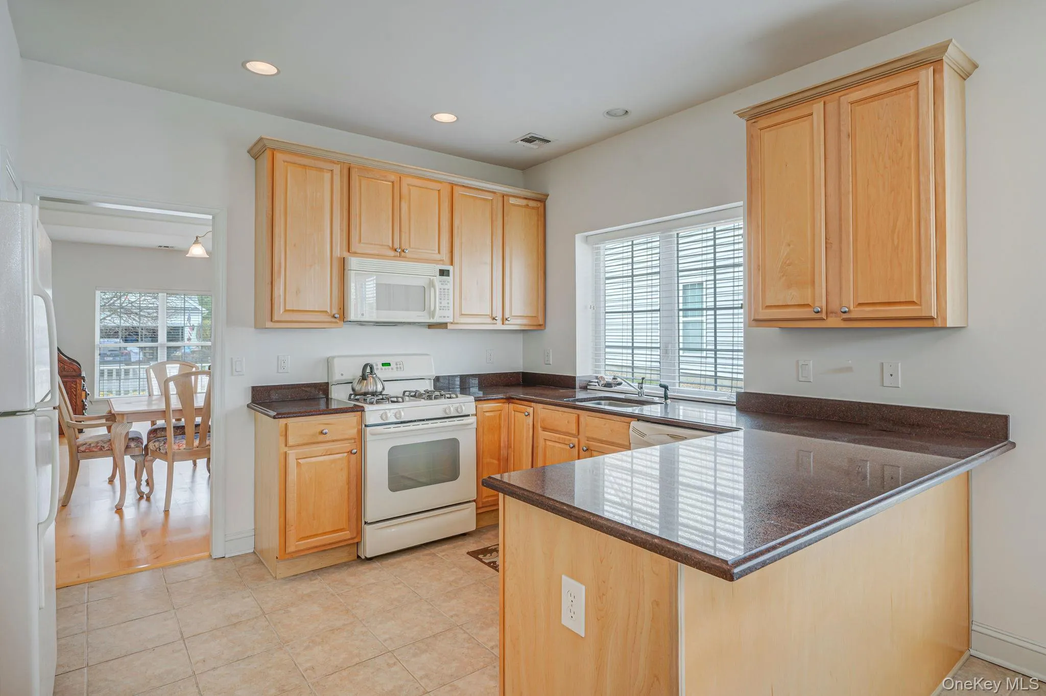 16 Oakhurst Court, Brookhaven, NY, 2 Bedrooms Bedrooms, 6 Rooms Rooms,2 BathroomsBathrooms,Residential,For Rent,Oakhurst,0,984832 16 Oakhurst Court, Brookhaven, NY, 2 Bedrooms Bedrooms, 6 Rooms Rooms,2 BathroomsBathrooms,Residential,For Rent,Oakhurst,0,984832