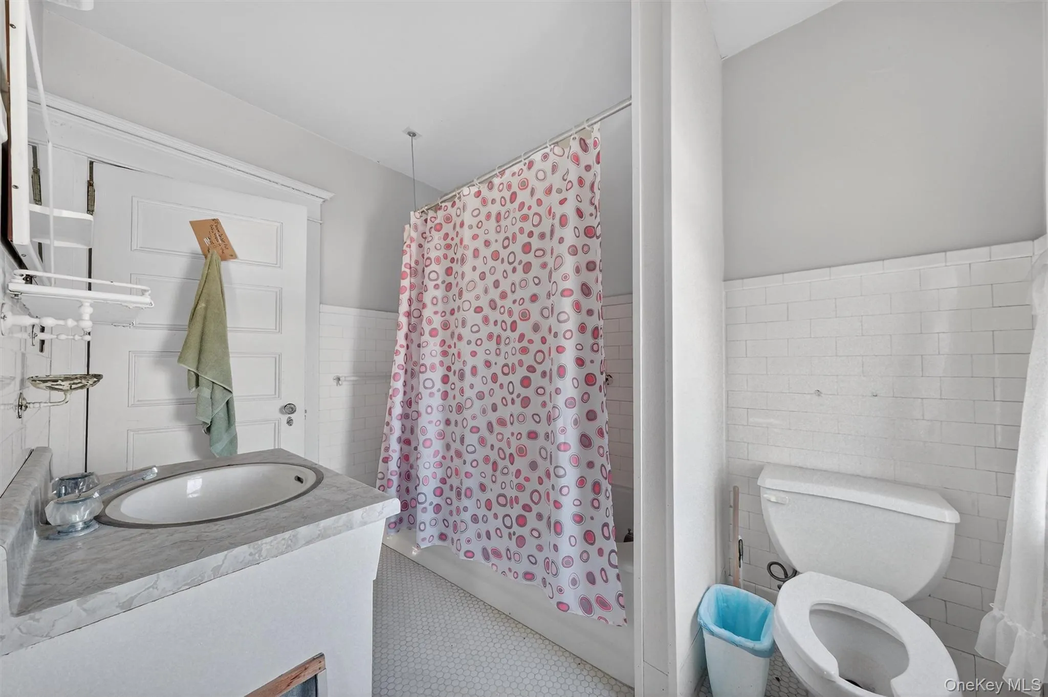 Bath off primary and adjoing Bath off primary and adjoing