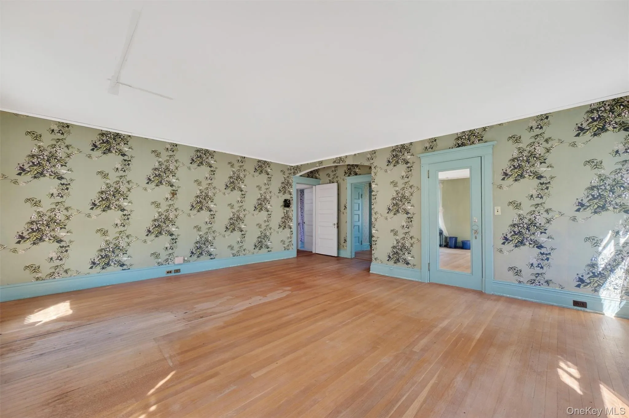 Large Primary Bedroom with adjoining room and access to bath Large Primary Bedroom with adjoining room and access to bath