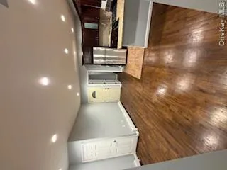 17724 106th Avenue, New York, NY, 3 Bedrooms Bedrooms, 5 Rooms Rooms,1 BathroomBathrooms,Residential Lease,For Rent,106th,0,984863 17724 106th Avenue, New York, NY, 3 Bedrooms Bedrooms, 5 Rooms Rooms,1 BathroomBathrooms,Residential Lease,For Rent,106th,0,984863