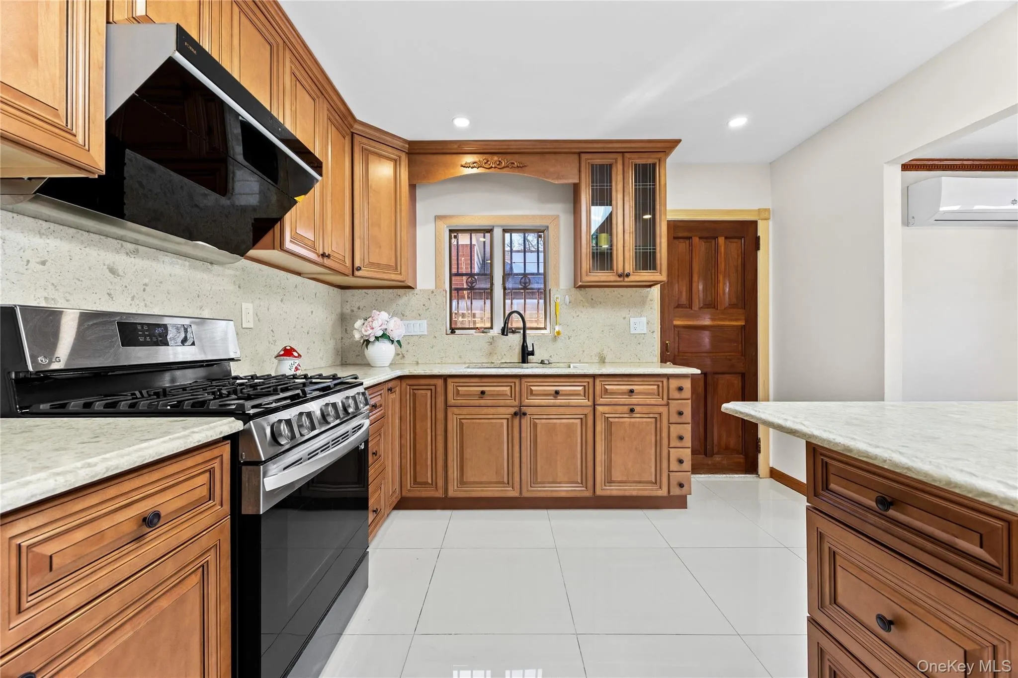 45-76 Browvale Lane, New York, NY, 3 Bedrooms Bedrooms, 8 Rooms Rooms,3 BathroomsBathrooms,Residential Lease,For Rent,Browvale,0,984868 45-76 Browvale Lane, New York, NY, 3 Bedrooms Bedrooms, 8 Rooms Rooms,3 BathroomsBathrooms,Residential Lease,For Rent,Browvale,0,984868