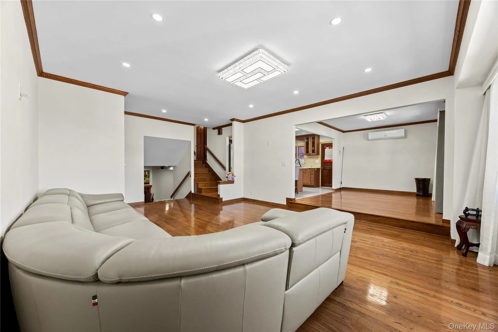45-76 Browvale Lane, New York, NY, 3 Bedrooms Bedrooms, 8 Rooms Rooms,3 BathroomsBathrooms,Residential Lease,For Rent,Browvale,0,984868 45-76 Browvale Lane, New York, NY, 3 Bedrooms Bedrooms, 8 Rooms Rooms,3 BathroomsBathrooms,Residential Lease,For Rent,Browvale,0,984868