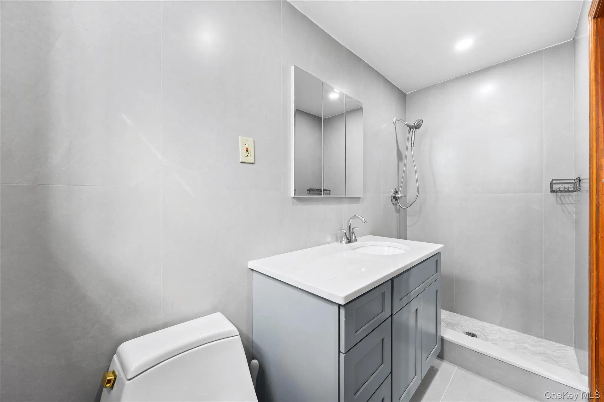 45-76 Browvale Lane, New York, NY, 3 Bedrooms Bedrooms, 8 Rooms Rooms,3 BathroomsBathrooms,Residential Lease,For Rent,Browvale,0,984868 45-76 Browvale Lane, New York, NY, 3 Bedrooms Bedrooms, 8 Rooms Rooms,3 BathroomsBathrooms,Residential Lease,For Rent,Browvale,0,984868