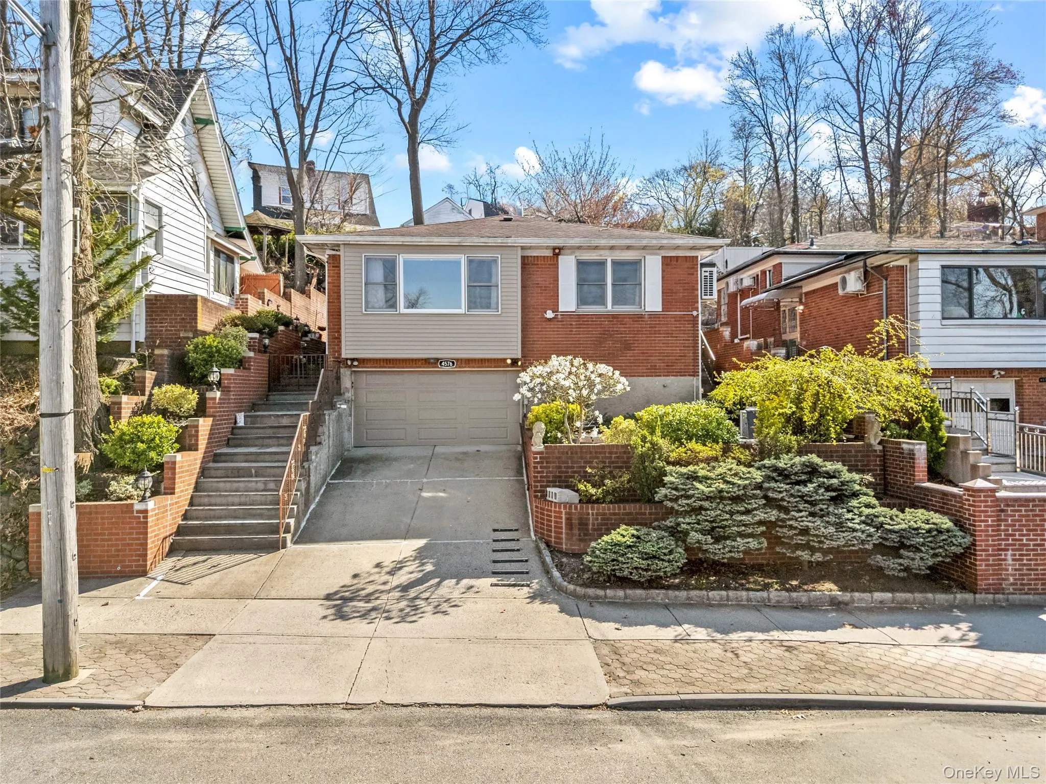 45-76 Browvale Lane, New York, NY, 3 Bedrooms Bedrooms, 8 Rooms Rooms,3 BathroomsBathrooms,Residential Lease,For Rent,Browvale,0,984868 45-76 Browvale Lane, New York, NY, 3 Bedrooms Bedrooms, 8 Rooms Rooms,3 BathroomsBathrooms,Residential Lease,For Rent,Browvale,0,984868