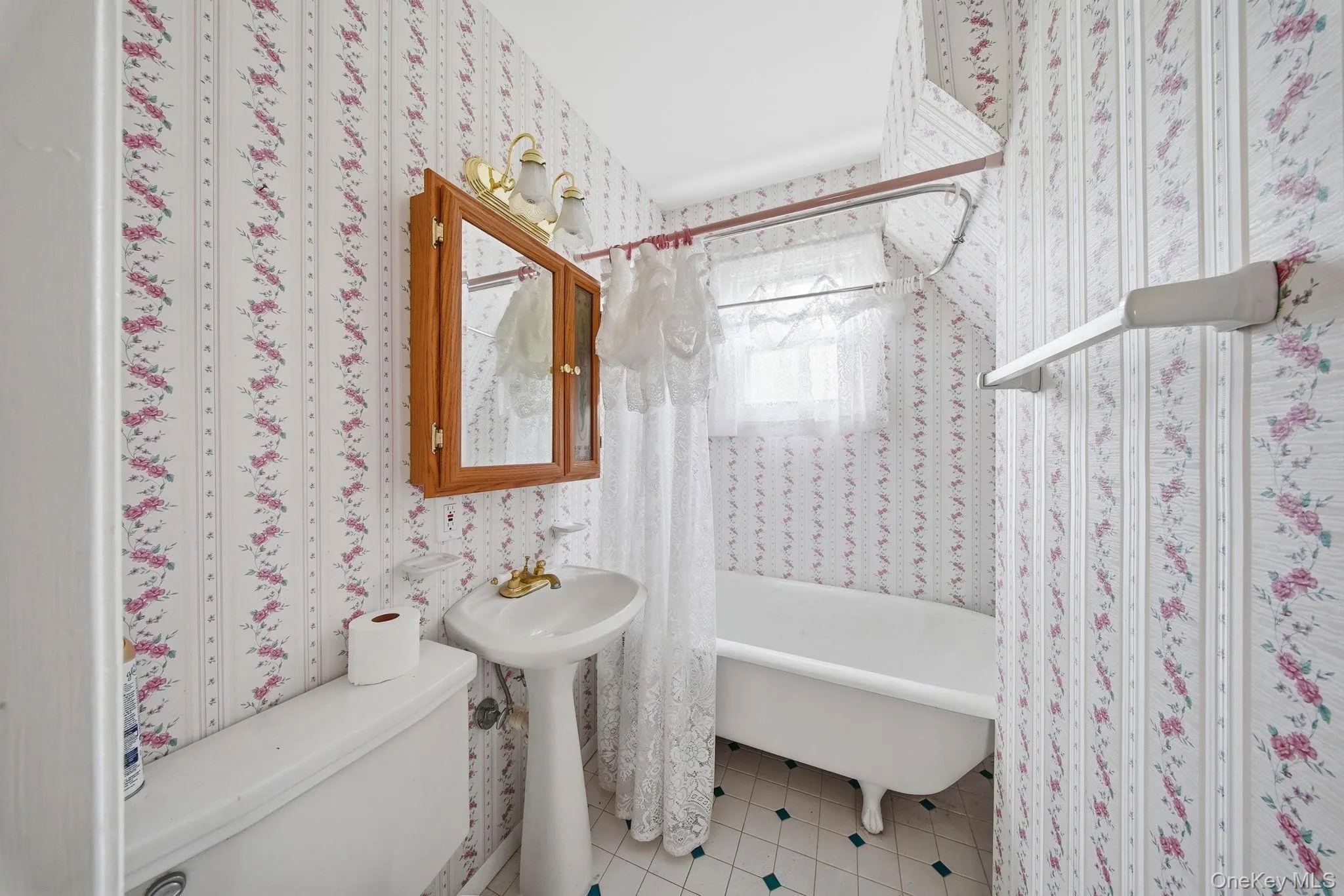 8 Chestnut Street, Mamakating, NY, 2 Bedrooms Bedrooms, 4 Rooms Rooms,1 BathroomBathrooms,Residential Sale,For Rent,Chestnut,0,984879 8 Chestnut Street, Mamakating, NY, 2 Bedrooms Bedrooms, 4 Rooms Rooms,1 BathroomBathrooms,Residential Sale,For Rent,Chestnut,0,984879