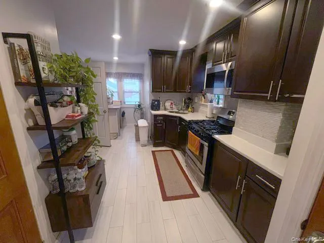 9030 Vanderveer Street, New York, NY, 3 Bedrooms Bedrooms, 6 Rooms Rooms,3 BathroomsBathrooms,Residential,For Rent,Vanderveer,0,984901 9030 Vanderveer Street, New York, NY, 3 Bedrooms Bedrooms, 6 Rooms Rooms,3 BathroomsBathrooms,Residential,For Rent,Vanderveer,0,984901
