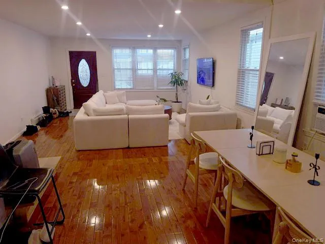 9030 Vanderveer Street, New York, NY, 3 Bedrooms Bedrooms, 6 Rooms Rooms,3 BathroomsBathrooms,Residential,For Rent,Vanderveer,0,984901 9030 Vanderveer Street, New York, NY, 3 Bedrooms Bedrooms, 6 Rooms Rooms,3 BathroomsBathrooms,Residential,For Rent,Vanderveer,0,984901