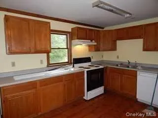 21 BROADWAY, Red Hook, NY, 3 Bedrooms Bedrooms, 6 Rooms Rooms,1 BathroomBathrooms,Residential Lease,For Rent,BROADWAY,0,984904 21 BROADWAY, Red Hook, NY, 3 Bedrooms Bedrooms, 6 Rooms Rooms,1 BathroomBathrooms,Residential Lease,For Rent,BROADWAY,0,984904