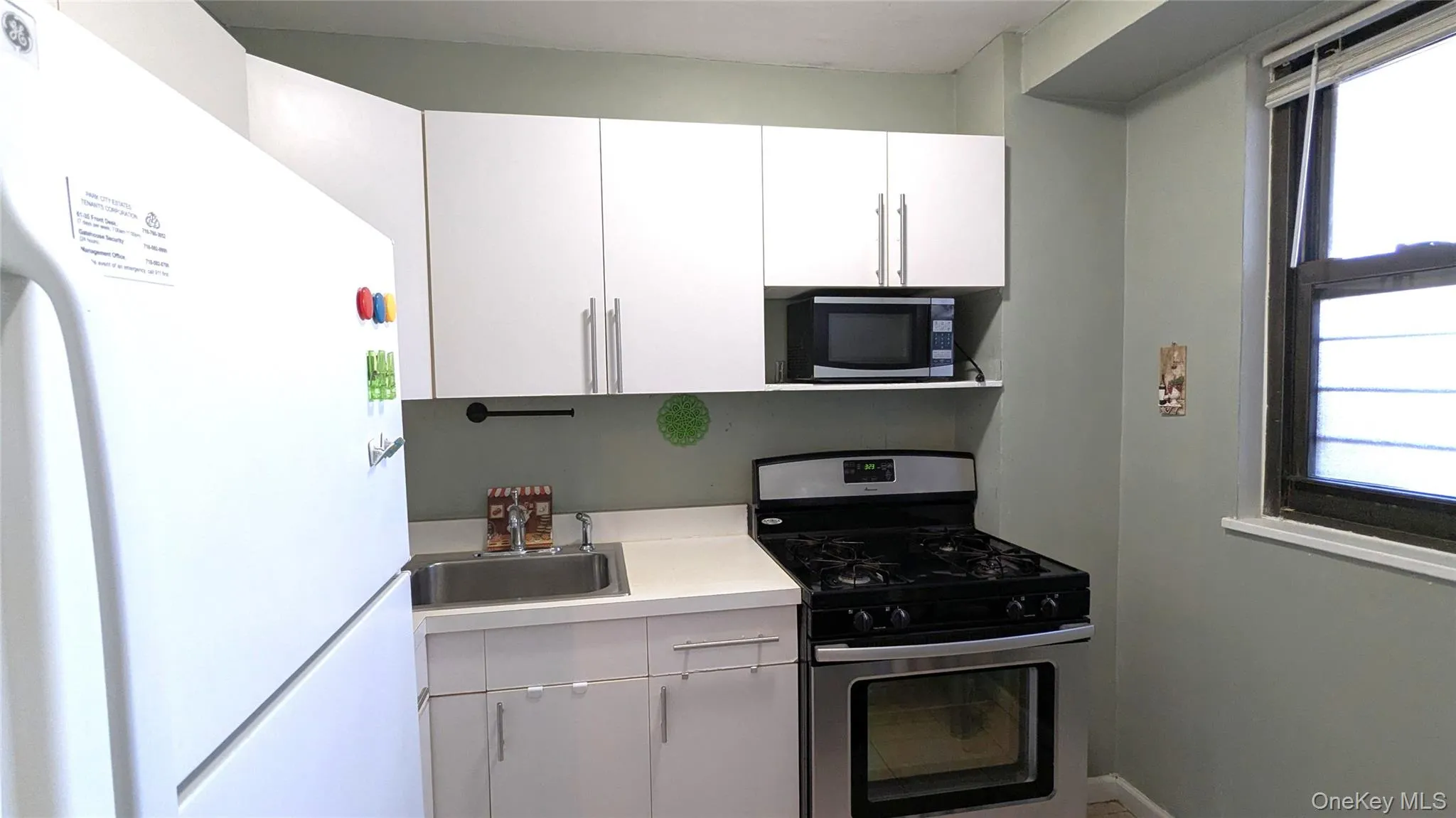 61-35 98 Street, New York, NY, 1 Bedroom Bedrooms, 4 Rooms Rooms,1 BathroomBathrooms,Residential Sale,For Rent,98,0,984918 61-35 98 Street, New York, NY, 1 Bedroom Bedrooms, 4 Rooms Rooms,1 BathroomBathrooms,Residential Sale,For Rent,98,0,984918