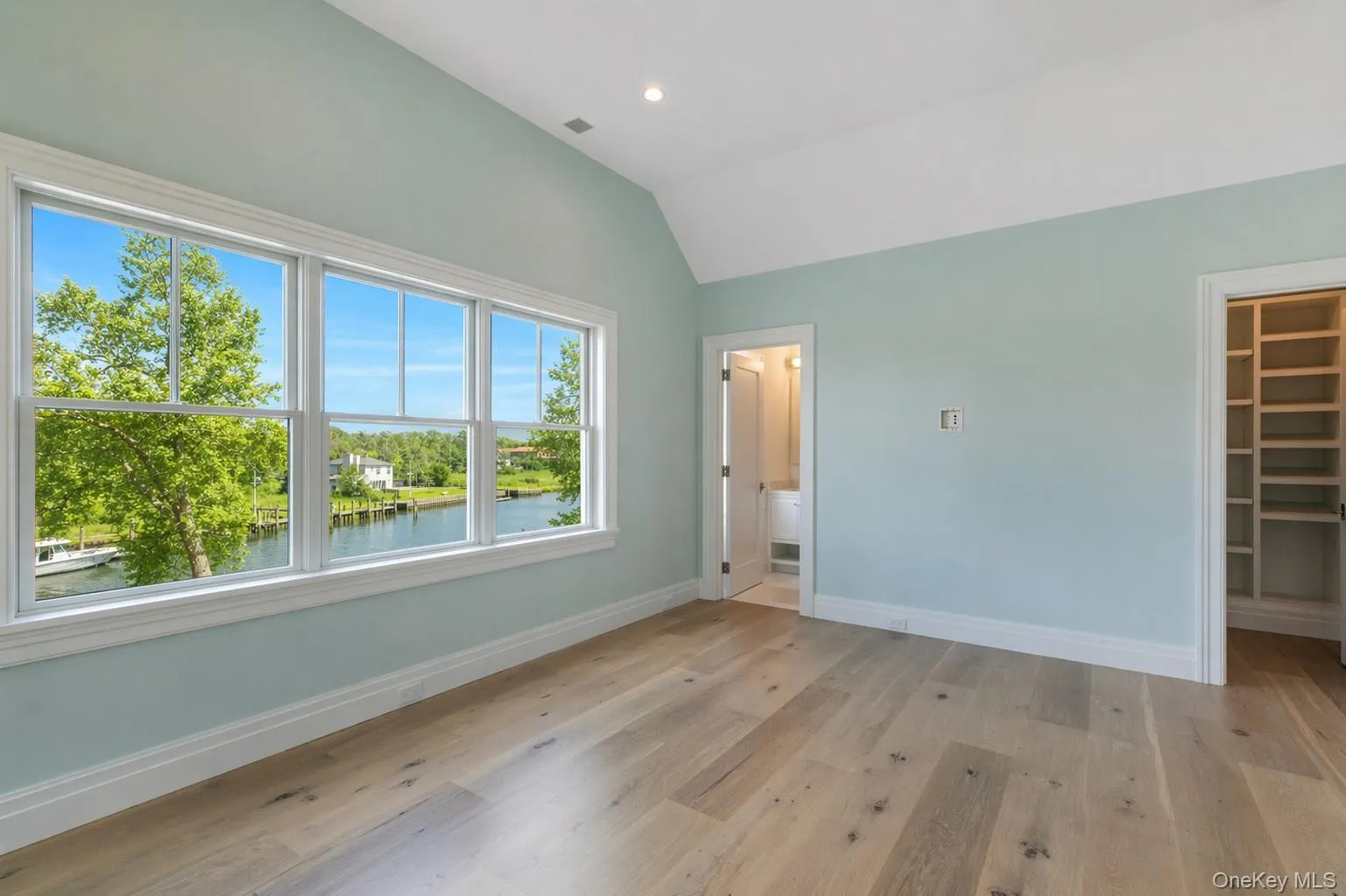 15 Old Point Road, Southampton, New York 11959