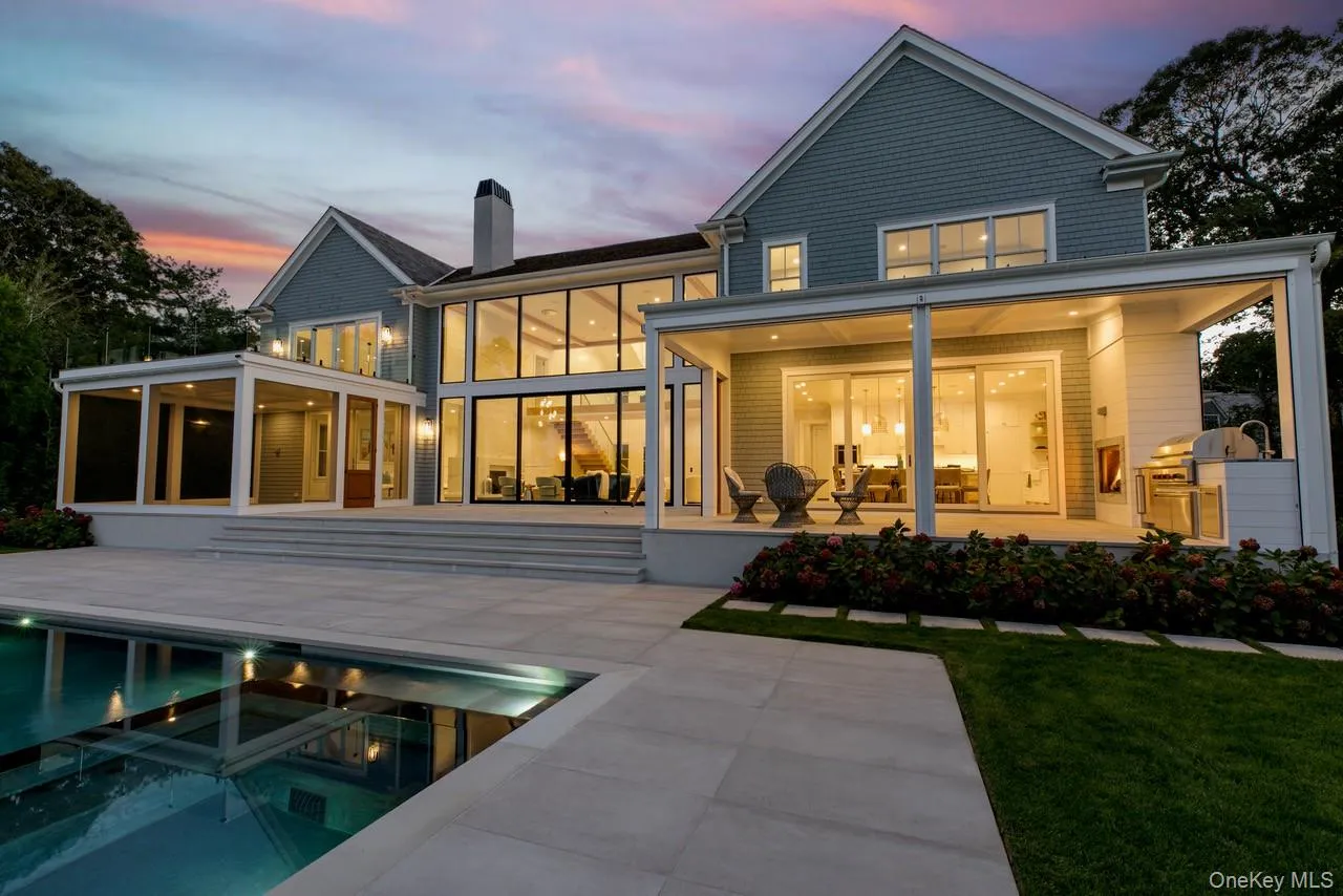 15 Old Point Road, Southampton, New York 11959