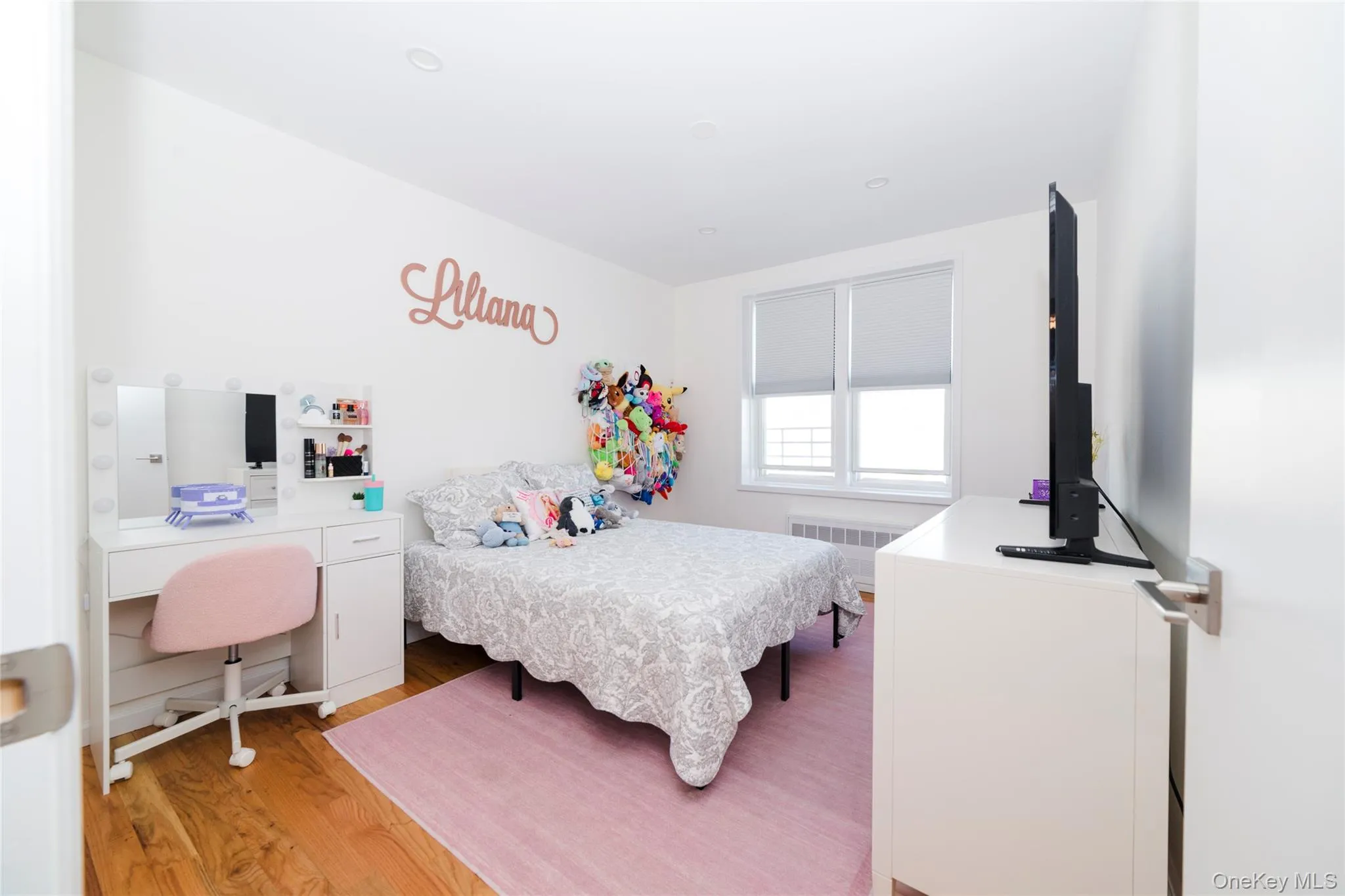 The second bedroom features recessed lighting, a spacious closet, and views of the Sound. The second bedroom features recessed lighting, a spacious closet, and views of the Sound.