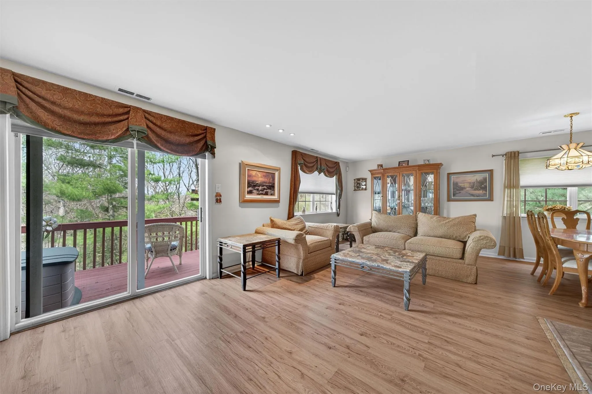 28 Lois Lane, Monroe, NY, 3 Bedrooms Bedrooms, 6 Rooms Rooms,2 BathroomsBathrooms,Residential,For Rent,Lois,0,985005 28 Lois Lane, Monroe, NY, 3 Bedrooms Bedrooms, 6 Rooms Rooms,2 BathroomsBathrooms,Residential,For Rent,Lois,0,985005