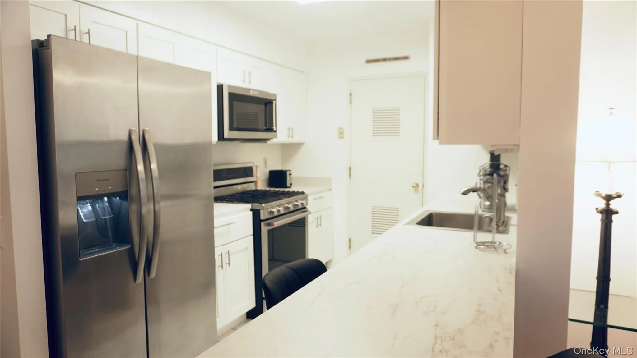 21 Lake Street, White Plains, NY, 1 Bedroom Bedrooms, 3 Rooms Rooms,1 BathroomBathrooms,Residential Lease,For Rent,Lake,0,985008 21 Lake Street, White Plains, NY, 1 Bedroom Bedrooms, 3 Rooms Rooms,1 BathroomBathrooms,Residential Lease,For Rent,Lake,0,985008