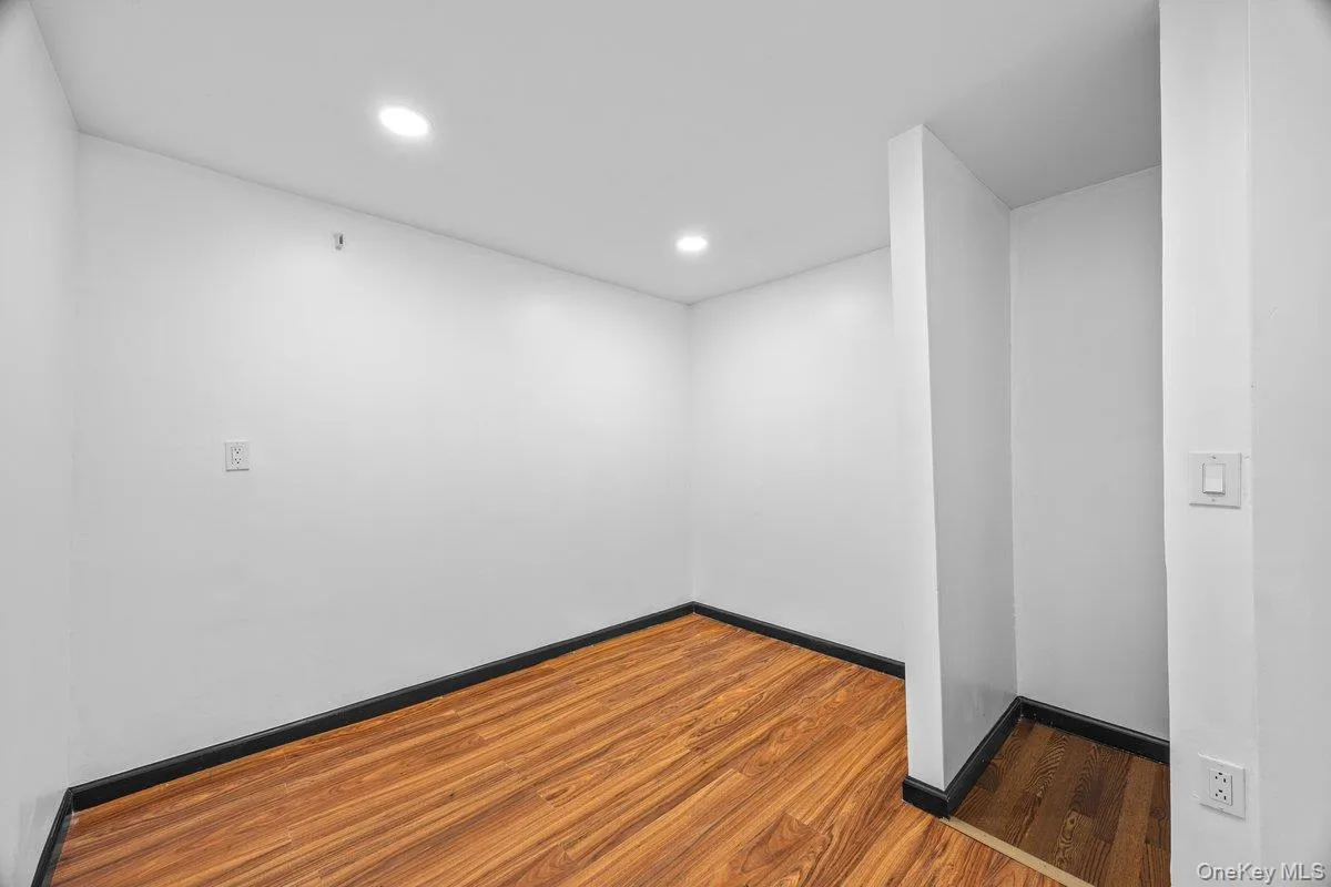 819 Canal Road, Brookhaven, NY, 3 Bedrooms Bedrooms, 5 Rooms Rooms,1 BathroomBathrooms,Residential,For Rent,Canal,0,KEY985032 819 Canal Road, Brookhaven, NY, 3 Bedrooms Bedrooms, 5 Rooms Rooms,1 BathroomBathrooms,Residential,For Rent,Canal,0,KEY985032