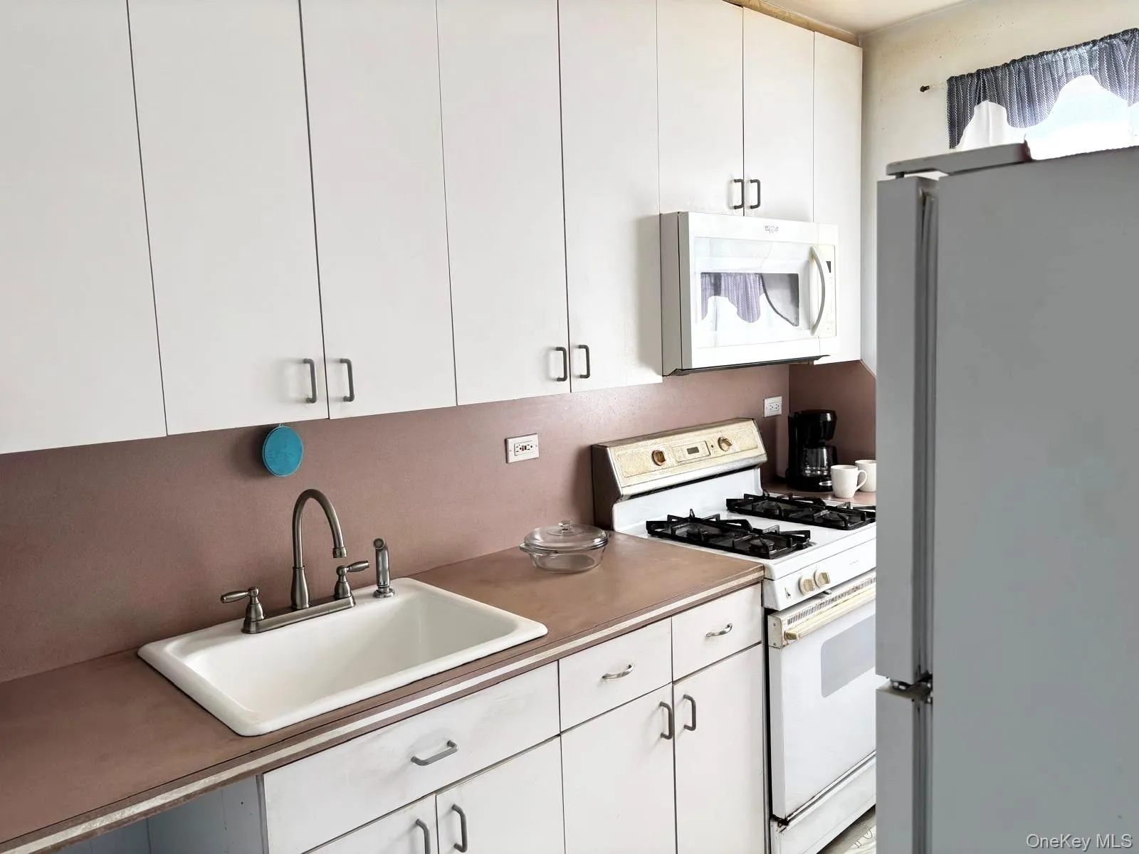 87-19 204th Street, New York, NY, 2 Bedrooms Bedrooms, 3 Rooms Rooms,1 BathroomBathrooms,Residential,For Rent,204th,0,KEY985040 87-19 204th Street, New York, NY, 2 Bedrooms Bedrooms, 3 Rooms Rooms,1 BathroomBathrooms,Residential,For Rent,204th,0,KEY985040