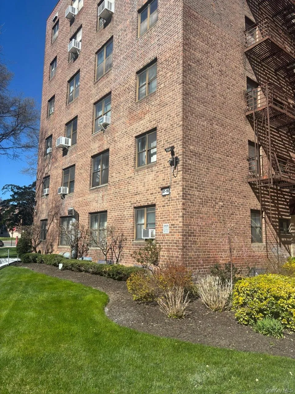 87-19 204th Street, New York, NY, 2 Bedrooms Bedrooms, 3 Rooms Rooms,1 BathroomBathrooms,Residential,For Rent,204th,0,KEY985040 87-19 204th Street, New York, NY, 2 Bedrooms Bedrooms, 3 Rooms Rooms,1 BathroomBathrooms,Residential,For Rent,204th,0,KEY985040