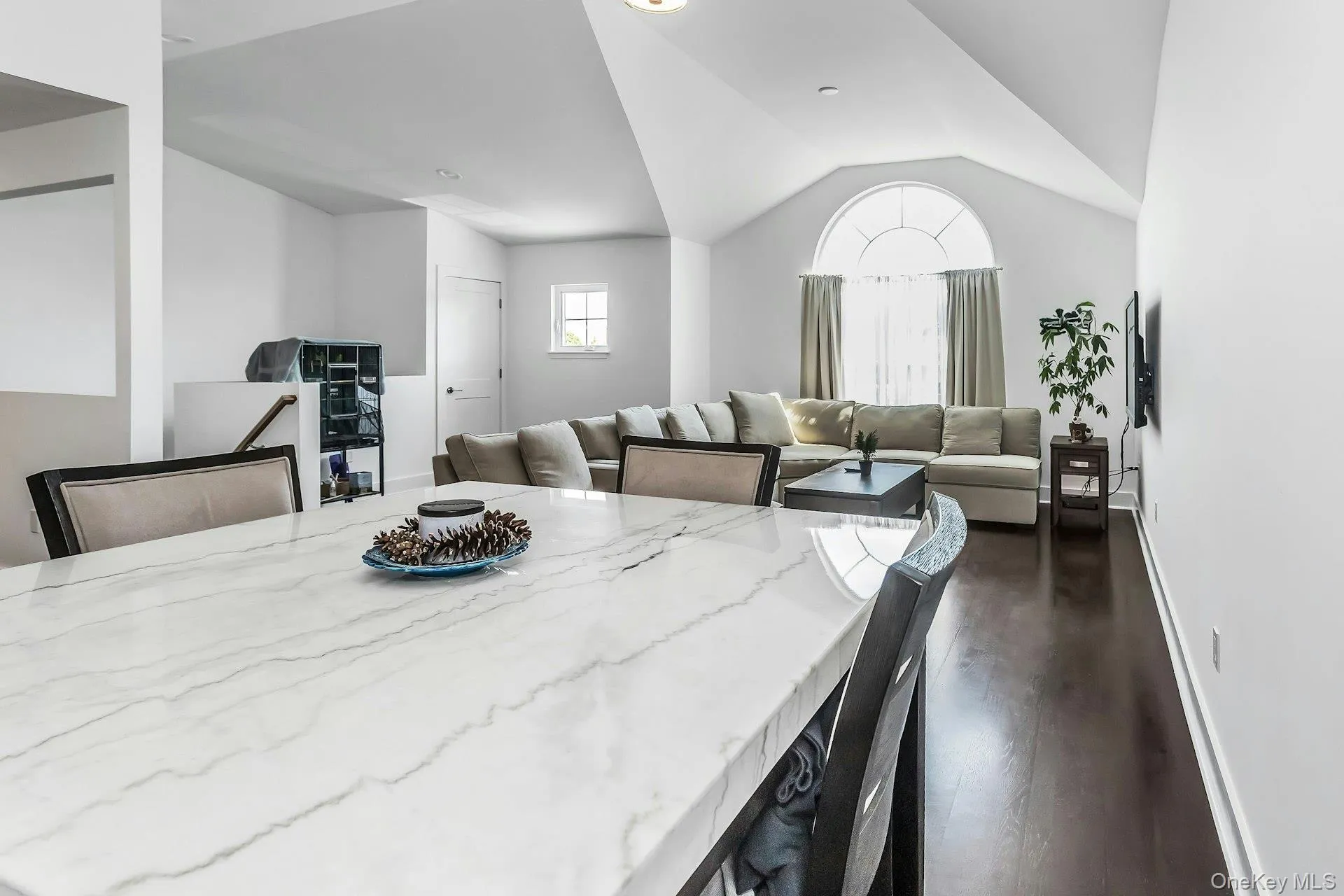 704 Breton Way, Glen Cove, NY, 2 Bedrooms Bedrooms, 4 Rooms Rooms,2 BathroomsBathrooms,Residential,For Rent,Breton,0,985041 704 Breton Way, Glen Cove, NY, 2 Bedrooms Bedrooms, 4 Rooms Rooms,2 BathroomsBathrooms,Residential,For Rent,Breton,0,985041
