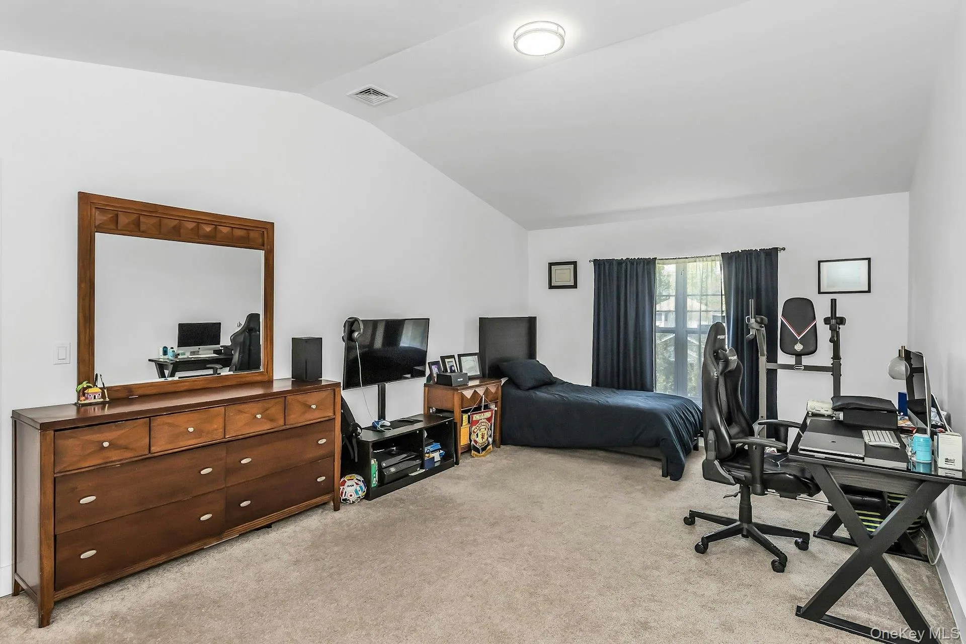 704 Breton Way, Glen Cove, NY, 2 Bedrooms Bedrooms, 4 Rooms Rooms,2 BathroomsBathrooms,Residential,For Rent,Breton,0,985041 704 Breton Way, Glen Cove, NY, 2 Bedrooms Bedrooms, 4 Rooms Rooms,2 BathroomsBathrooms,Residential,For Rent,Breton,0,985041
