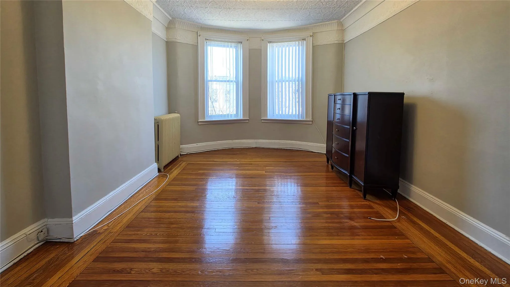 60-24 70th Avenue, New York, NY, 3 Bedrooms Bedrooms, 6 Rooms Rooms,1 BathroomBathrooms,Residential Lease,For Rent,70th,0,985047 60-24 70th Avenue, New York, NY, 3 Bedrooms Bedrooms, 6 Rooms Rooms,1 BathroomBathrooms,Residential Lease,For Rent,70th,0,985047