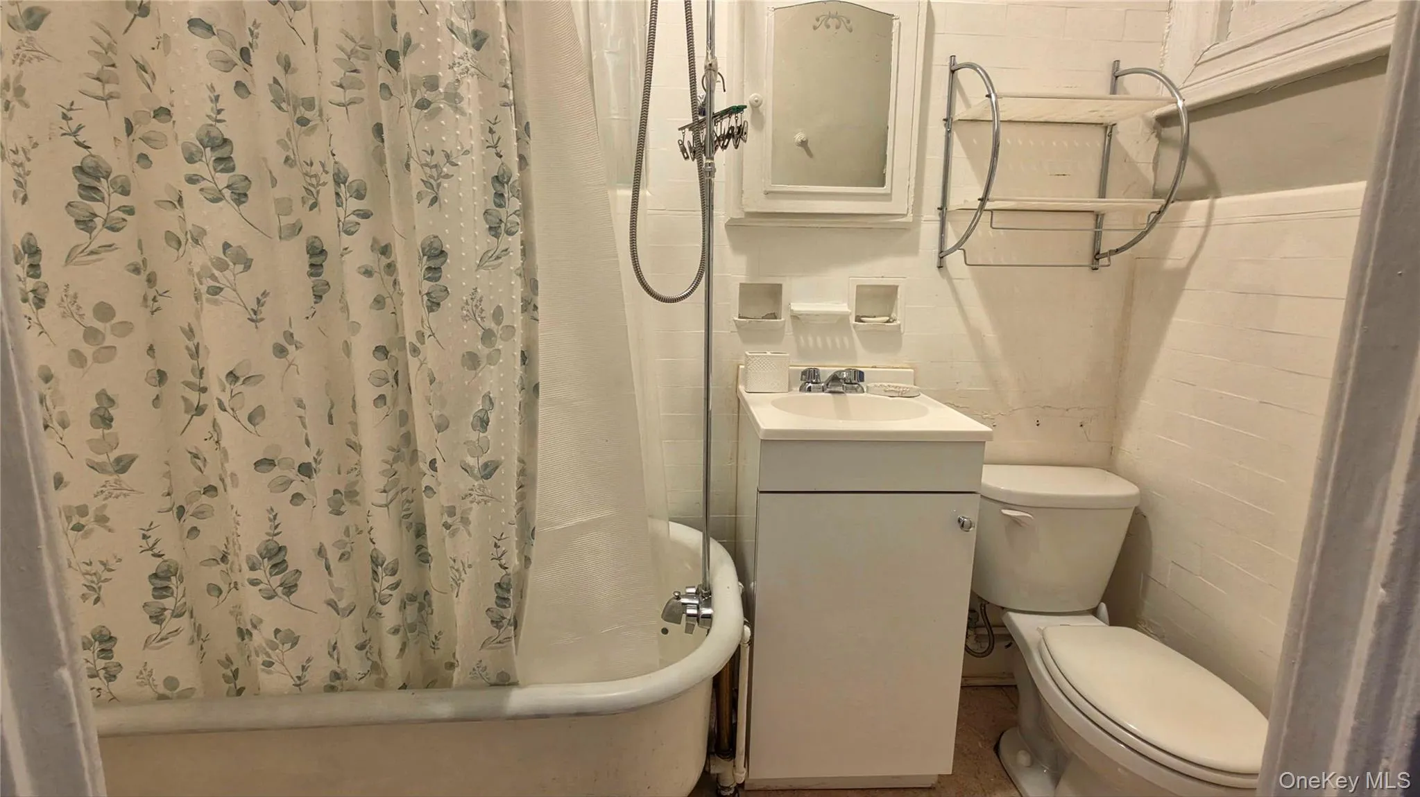 60-24 70th Avenue, New York, NY, 3 Bedrooms Bedrooms, 6 Rooms Rooms,1 BathroomBathrooms,Residential Lease,For Rent,70th,0,985047 60-24 70th Avenue, New York, NY, 3 Bedrooms Bedrooms, 6 Rooms Rooms,1 BathroomBathrooms,Residential Lease,For Rent,70th,0,985047
