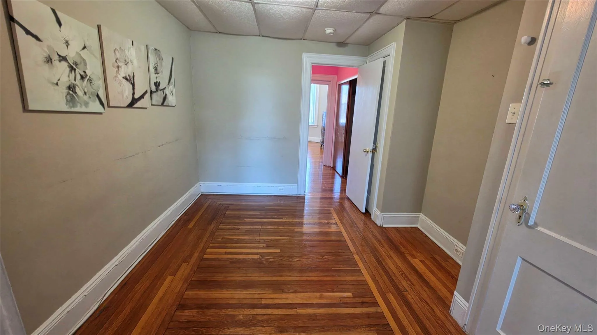 60-24 70th Avenue, New York, NY, 3 Bedrooms Bedrooms, 6 Rooms Rooms,1 BathroomBathrooms,Residential Lease,For Rent,70th,0,985047 60-24 70th Avenue, New York, NY, 3 Bedrooms Bedrooms, 6 Rooms Rooms,1 BathroomBathrooms,Residential Lease,For Rent,70th,0,985047
