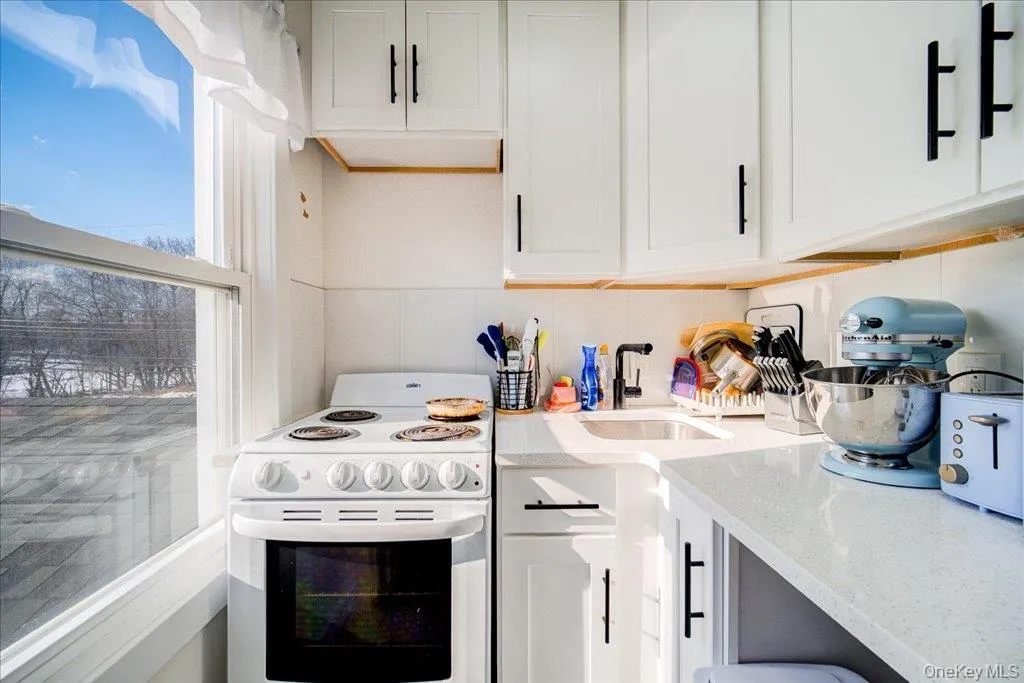1256 North Avenue, Beacon, NY, 1 Bedroom Bedrooms, 3 Rooms Rooms,1 BathroomBathrooms,Residential Lease,For Rent,North,0,985049 1256 North Avenue, Beacon, NY, 1 Bedroom Bedrooms, 3 Rooms Rooms,1 BathroomBathrooms,Residential Lease,For Rent,North,0,985049