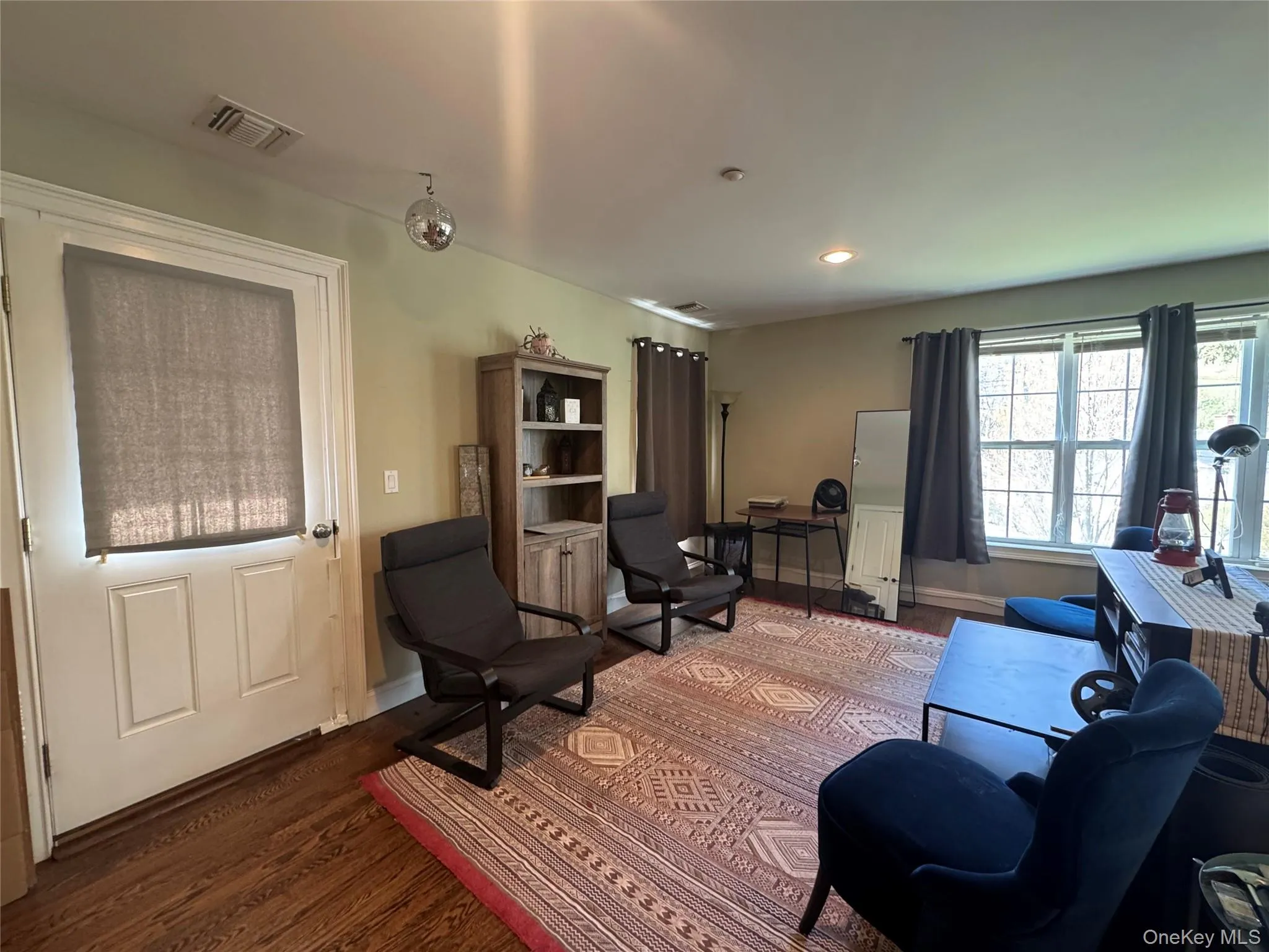 907 Main Street, Brookhaven, NY, 2 Bedrooms Bedrooms, 4 Rooms Rooms,1 BathroomBathrooms,Residential Lease,For Rent,Main,0,985058 907 Main Street, Brookhaven, NY, 2 Bedrooms Bedrooms, 4 Rooms Rooms,1 BathroomBathrooms,Residential Lease,For Rent,Main,0,985058