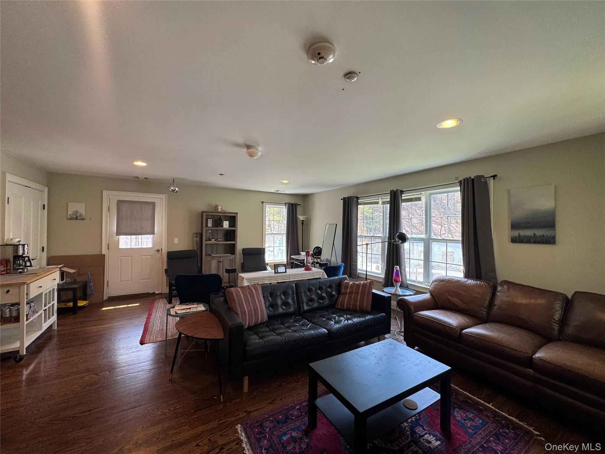 907 Main Street, Brookhaven, NY, 2 Bedrooms Bedrooms, 4 Rooms Rooms,1 BathroomBathrooms,Residential Lease,For Rent,Main,0,985058 907 Main Street, Brookhaven, NY, 2 Bedrooms Bedrooms, 4 Rooms Rooms,1 BathroomBathrooms,Residential Lease,For Rent,Main,0,985058