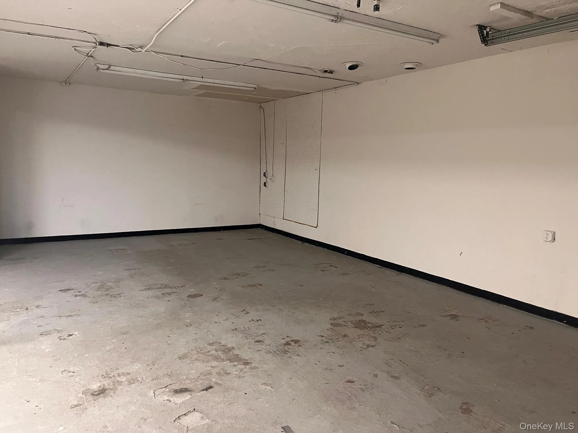 632 Long Island Avenue, Babylon, NY, ,Commercial Lease,For Rent,Long Island,0,985077 632 Long Island Avenue, Babylon, NY, ,Commercial Lease,For Rent,Long Island,0,985077