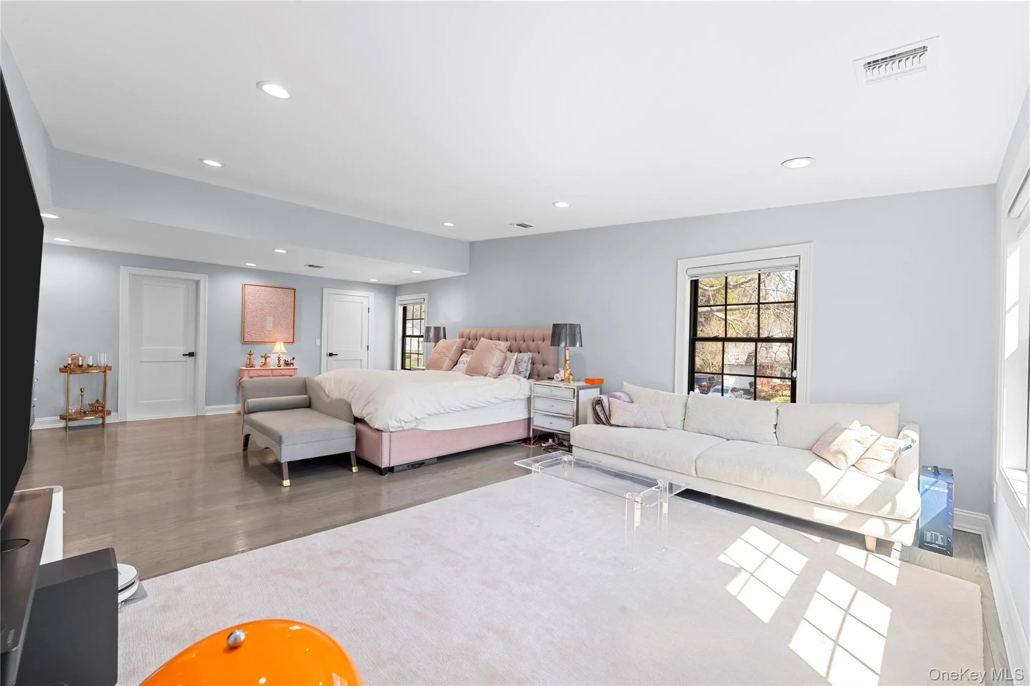 2 Pine Drive, North Hempstead, NY, 5 Bedrooms Bedrooms, 10 Rooms Rooms,5 BathroomsBathrooms,Residential,For Rent,Pine,0,985081 2 Pine Drive, North Hempstead, NY, 5 Bedrooms Bedrooms, 10 Rooms Rooms,5 BathroomsBathrooms,Residential,For Rent,Pine,0,985081