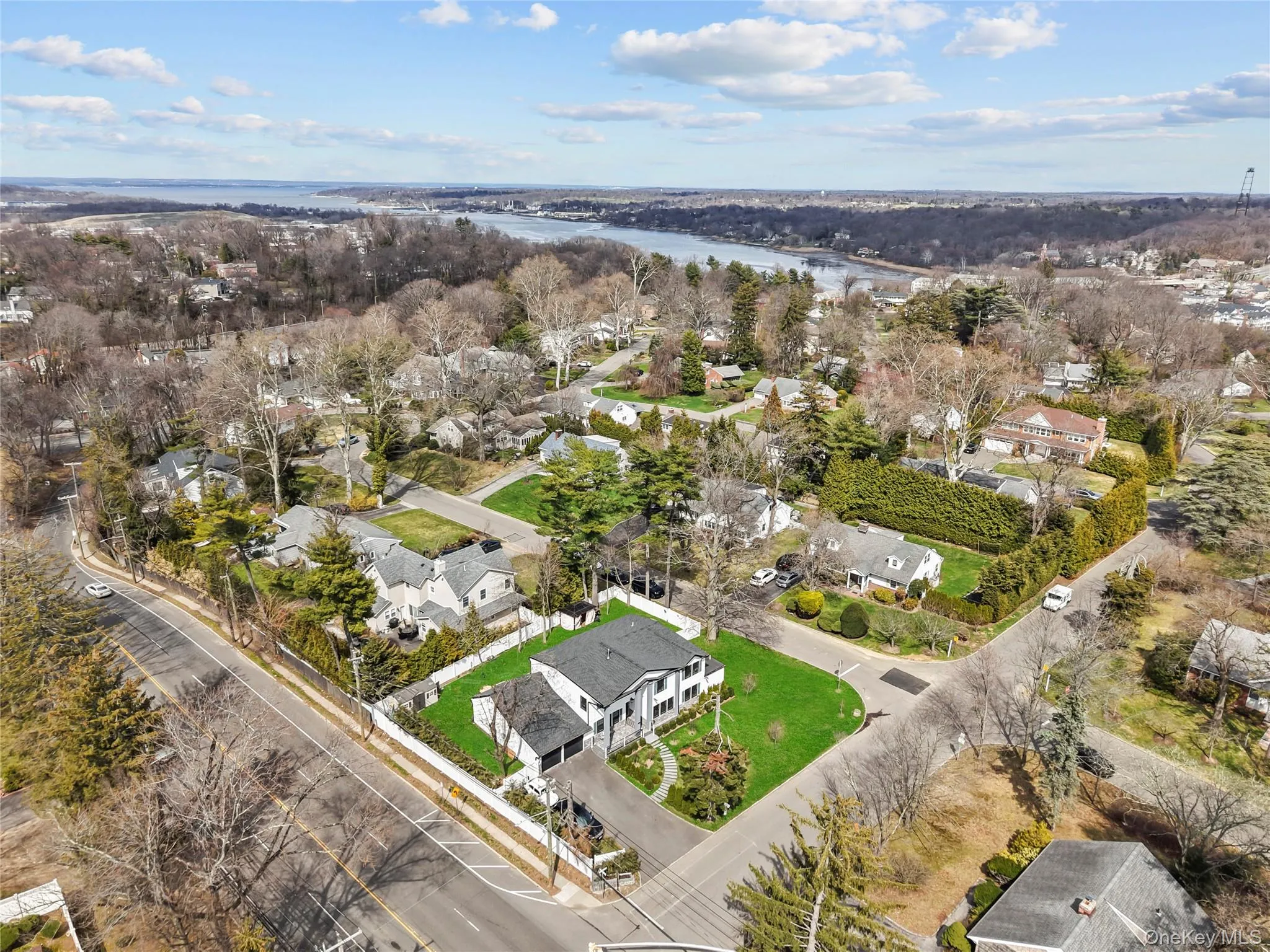 2 Pine Drive, North Hempstead, NY, 5 Bedrooms Bedrooms, 10 Rooms Rooms,5 BathroomsBathrooms,Residential,For Rent,Pine,0,985081 2 Pine Drive, North Hempstead, NY, 5 Bedrooms Bedrooms, 10 Rooms Rooms,5 BathroomsBathrooms,Residential,For Rent,Pine,0,985081