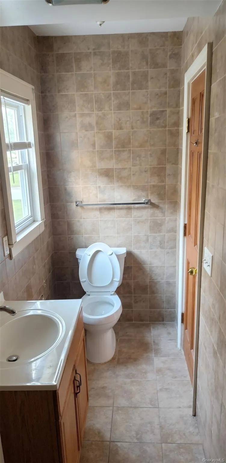 162 5th Avenue, Islip, NY, 2 Bedrooms Bedrooms, 3 Rooms Rooms,1 BathroomBathrooms,Residential Lease,For Rent,5th,0,985090 162 5th Avenue, Islip, NY, 2 Bedrooms Bedrooms, 3 Rooms Rooms,1 BathroomBathrooms,Residential Lease,For Rent,5th,0,985090