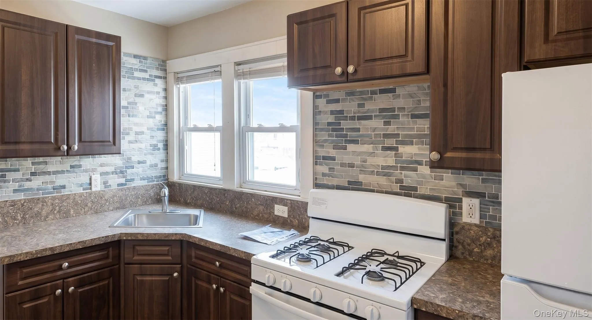 162 5th Avenue, Islip, NY, 2 Bedrooms Bedrooms, 3 Rooms Rooms,1 BathroomBathrooms,Residential Lease,For Rent,5th,0,985090 162 5th Avenue, Islip, NY, 2 Bedrooms Bedrooms, 3 Rooms Rooms,1 BathroomBathrooms,Residential Lease,For Rent,5th,0,985090