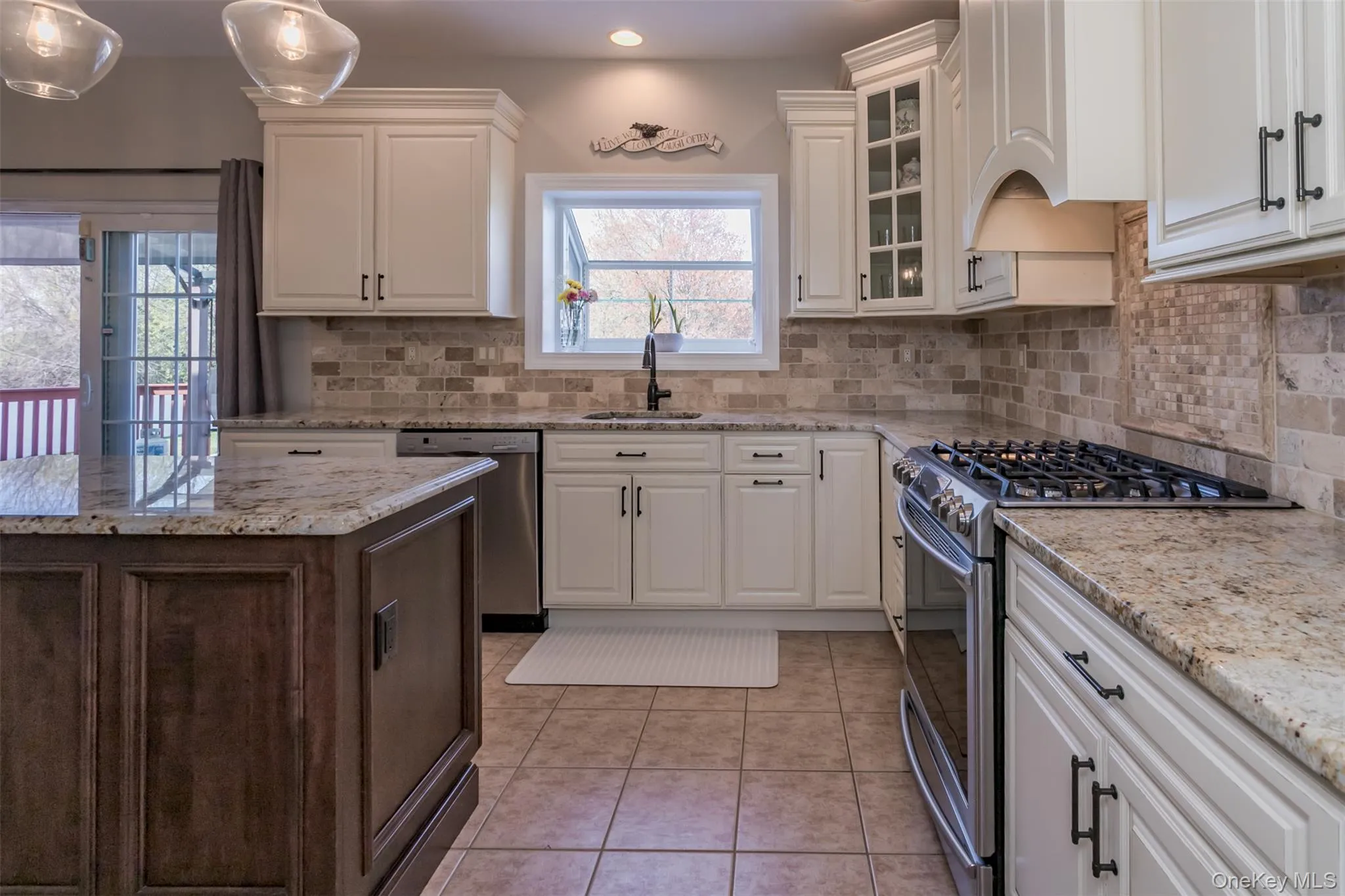 6 Cara Court, Goshen, NY, 4 Bedrooms Bedrooms, 12 Rooms Rooms,3 BathroomsBathrooms,Residential Sale,For Rent,Cara,0,985110 6 Cara Court, Goshen, NY, 4 Bedrooms Bedrooms, 12 Rooms Rooms,3 BathroomsBathrooms,Residential Sale,For Rent,Cara,0,985110