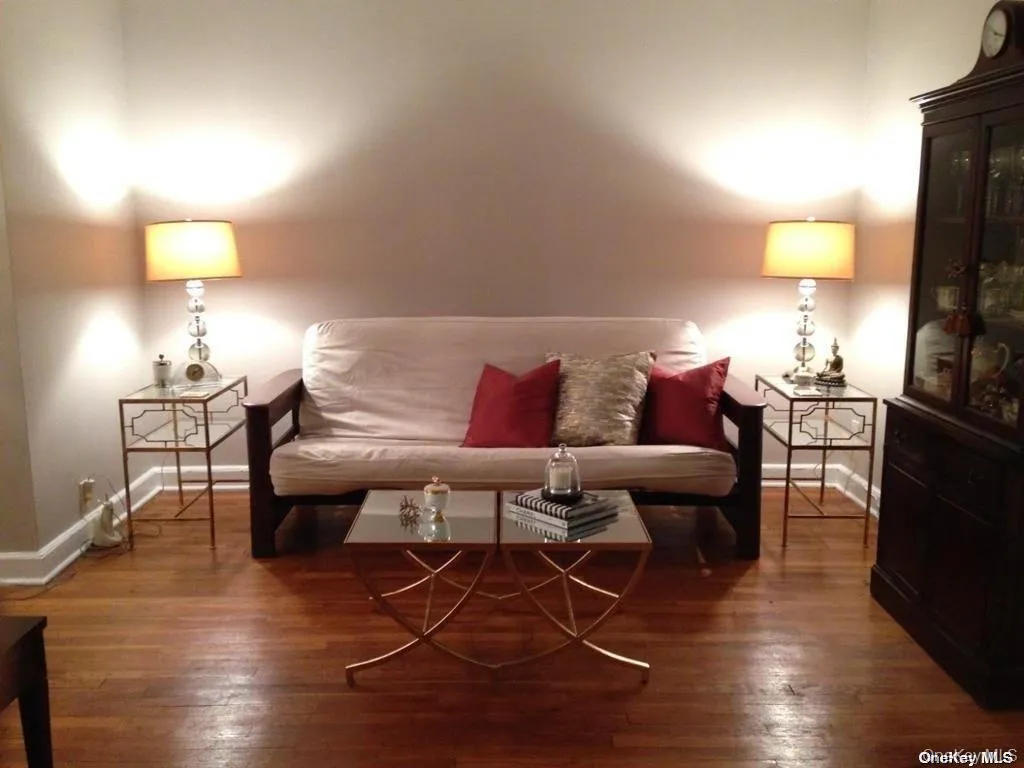 2 Town House Place, North Hempstead, NY, 1 Bedroom Bedrooms, 4 Rooms Rooms,1 BathroomBathrooms,Residential,For Rent,Town House,0,985138 2 Town House Place, North Hempstead, NY, 1 Bedroom Bedrooms, 4 Rooms Rooms,1 BathroomBathrooms,Residential,For Rent,Town House,0,985138