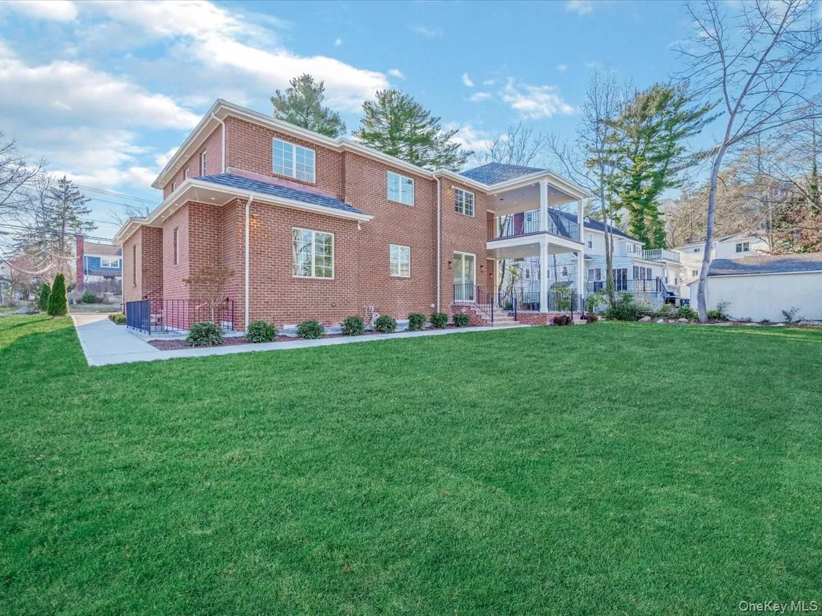 235 Schenck Avenue, North Hempstead, NY, 7 Bedrooms Bedrooms, 12 Rooms Rooms,6 BathroomsBathrooms,Residential,For Rent,Schenck,0,985157 235 Schenck Avenue, North Hempstead, NY, 7 Bedrooms Bedrooms, 12 Rooms Rooms,6 BathroomsBathrooms,Residential,For Rent,Schenck,0,985157