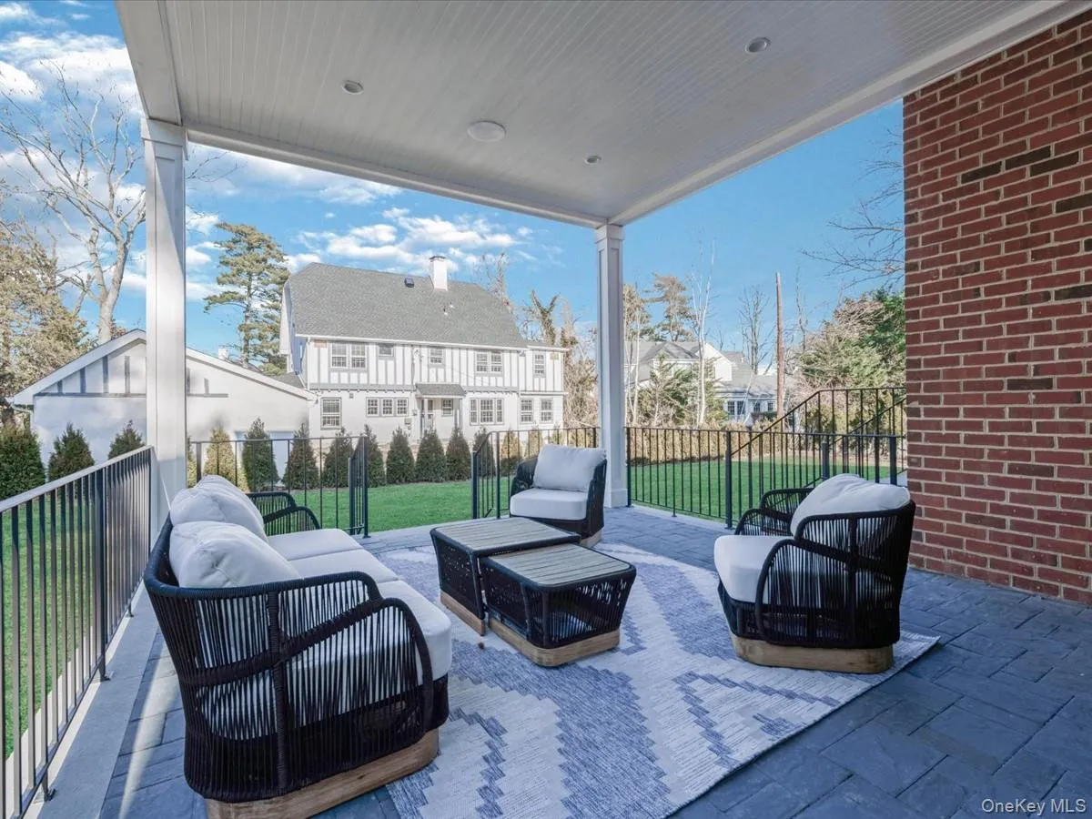 235 Schenck Avenue, North Hempstead, NY, 7 Bedrooms Bedrooms, 12 Rooms Rooms,6 BathroomsBathrooms,Residential,For Rent,Schenck,0,985157 235 Schenck Avenue, North Hempstead, NY, 7 Bedrooms Bedrooms, 12 Rooms Rooms,6 BathroomsBathrooms,Residential,For Rent,Schenck,0,985157