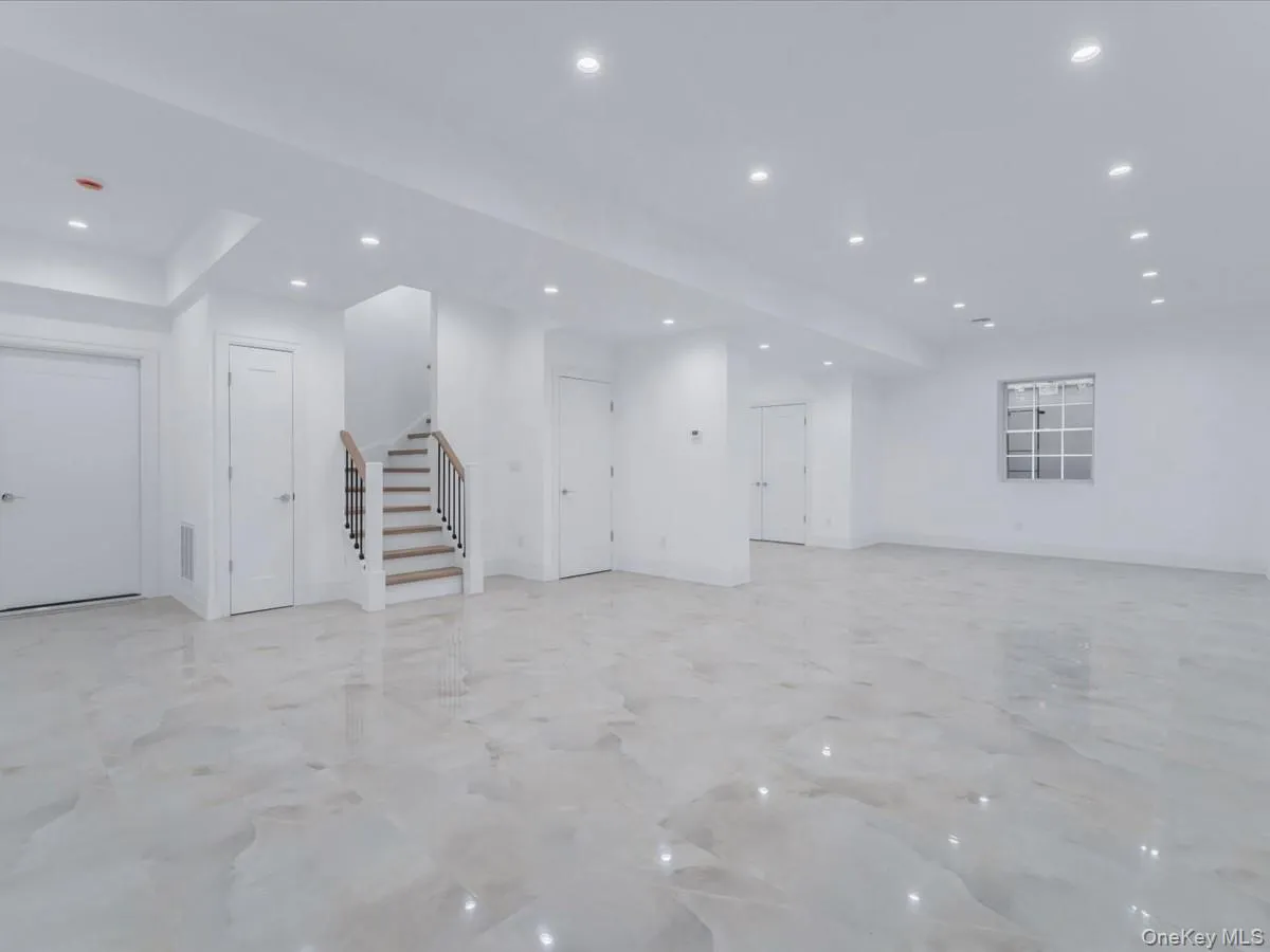 235 Schenck Avenue, North Hempstead, NY, 7 Bedrooms Bedrooms, 12 Rooms Rooms,6 BathroomsBathrooms,Residential,For Rent,Schenck,0,985157 235 Schenck Avenue, North Hempstead, NY, 7 Bedrooms Bedrooms, 12 Rooms Rooms,6 BathroomsBathrooms,Residential,For Rent,Schenck,0,985157