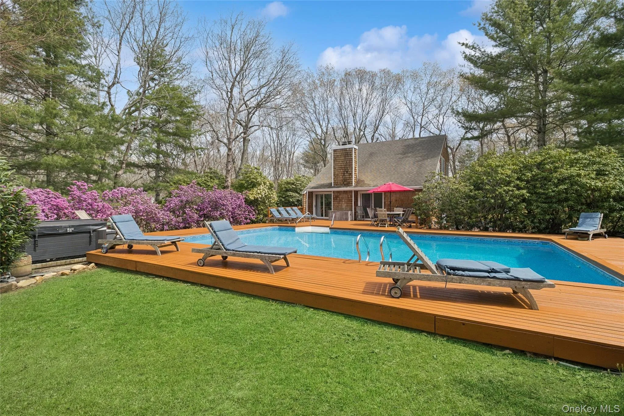 27 Ely Brook Road, East Hampton, New York 11937