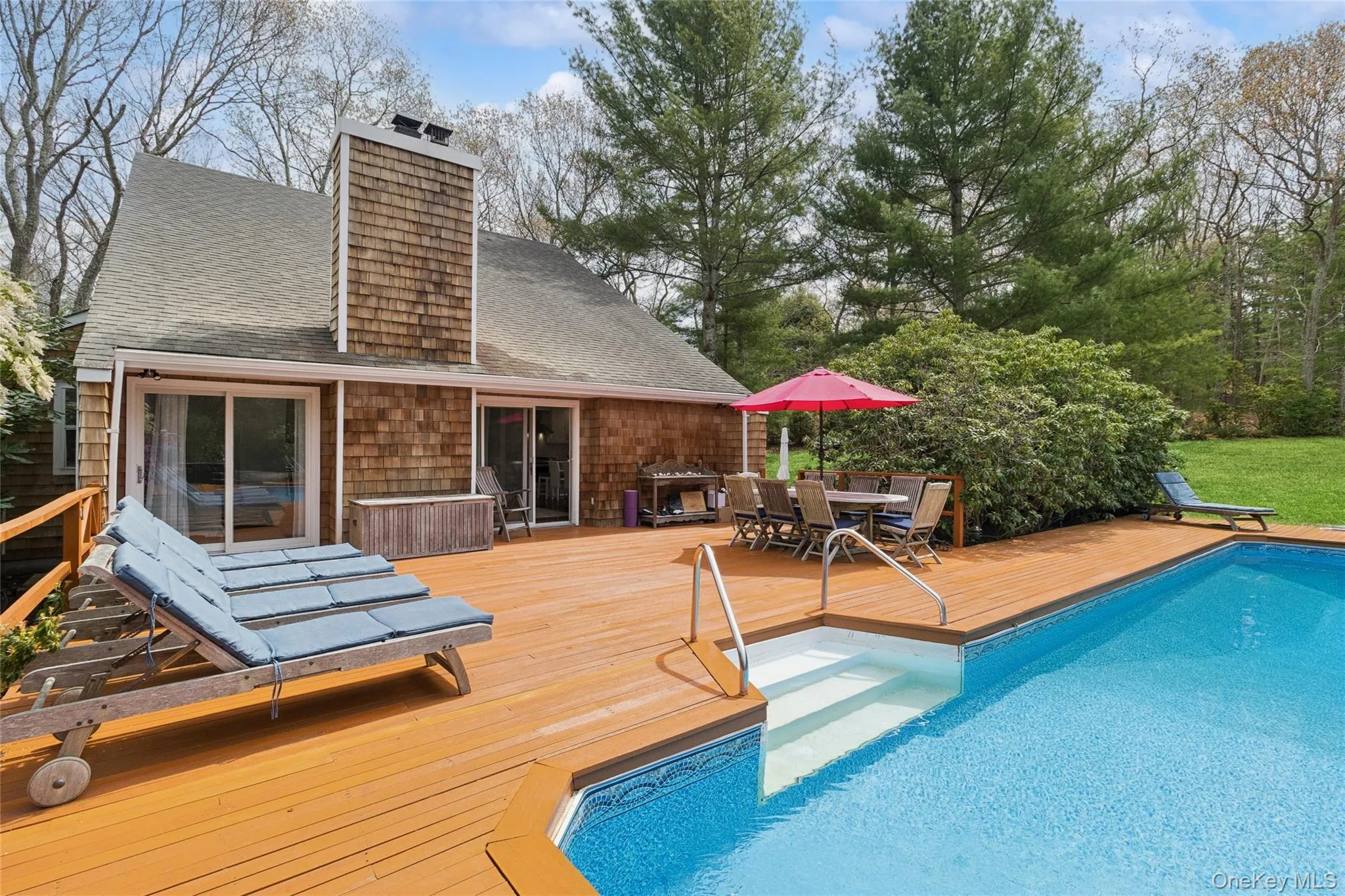 27 Ely Brook Road, East Hampton, New York 11937