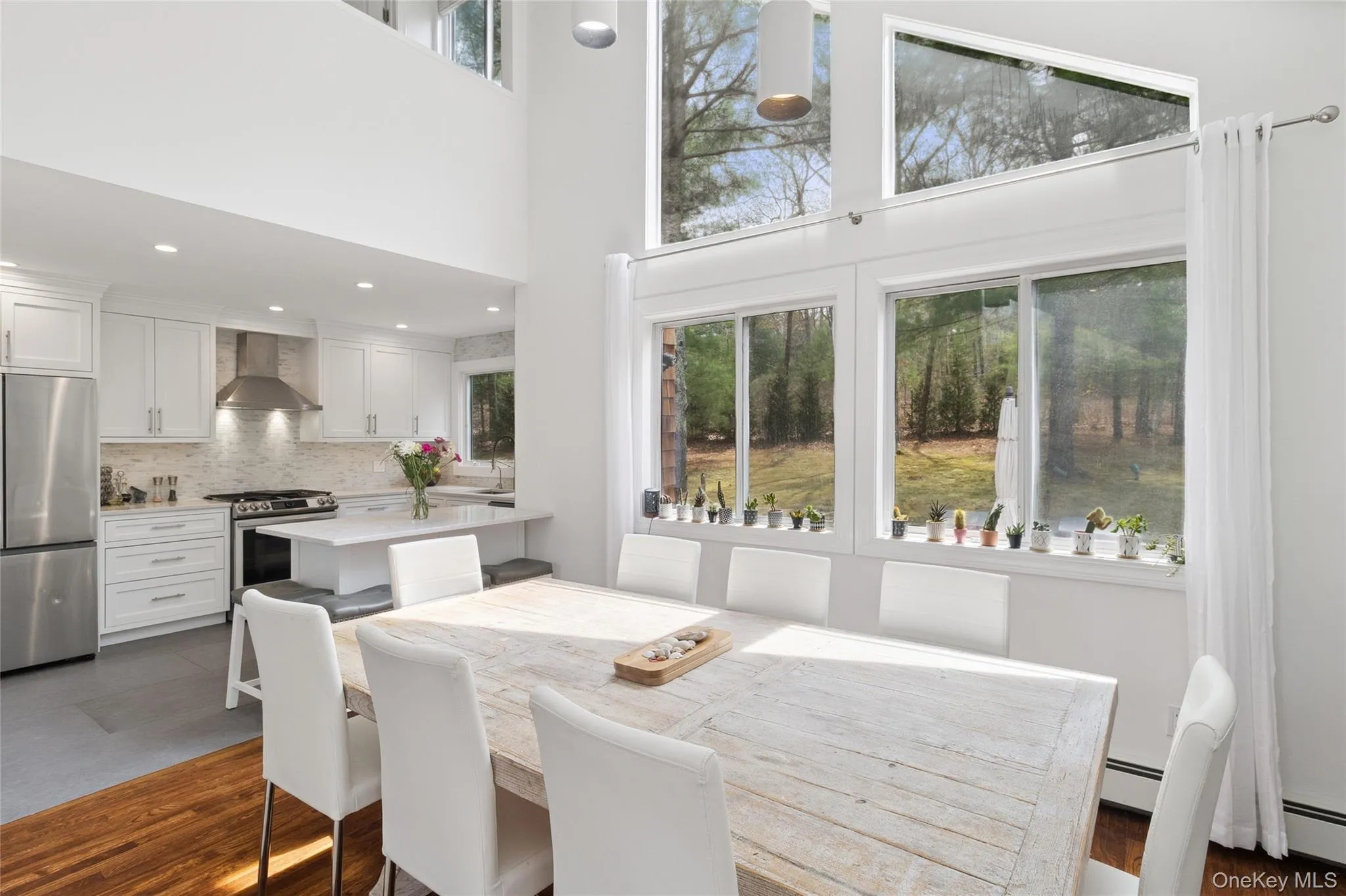 27 Ely Brook Road, East Hampton, New York 11937